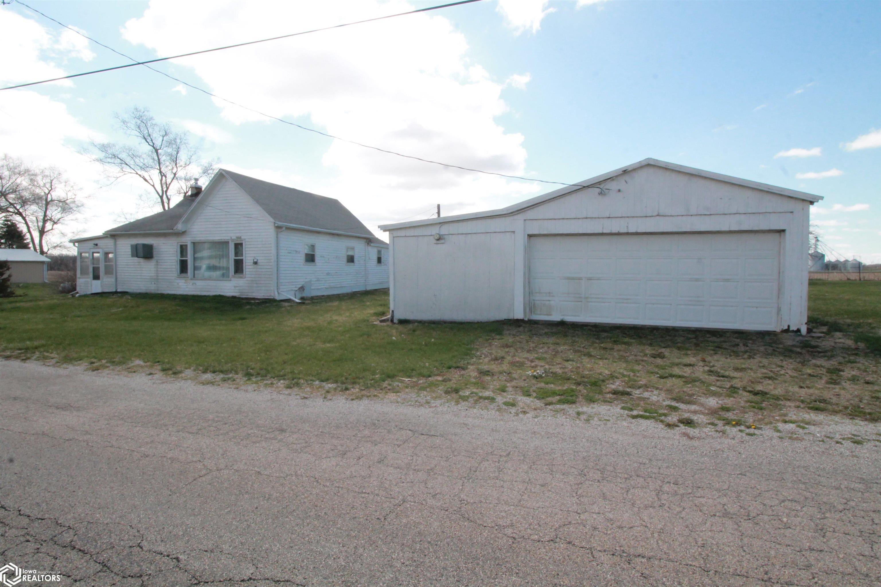 407 Oak, Braddyville, Iowa 51631, 2 Bedrooms Bedrooms, ,Single Family,For Sale,Oak,6316713