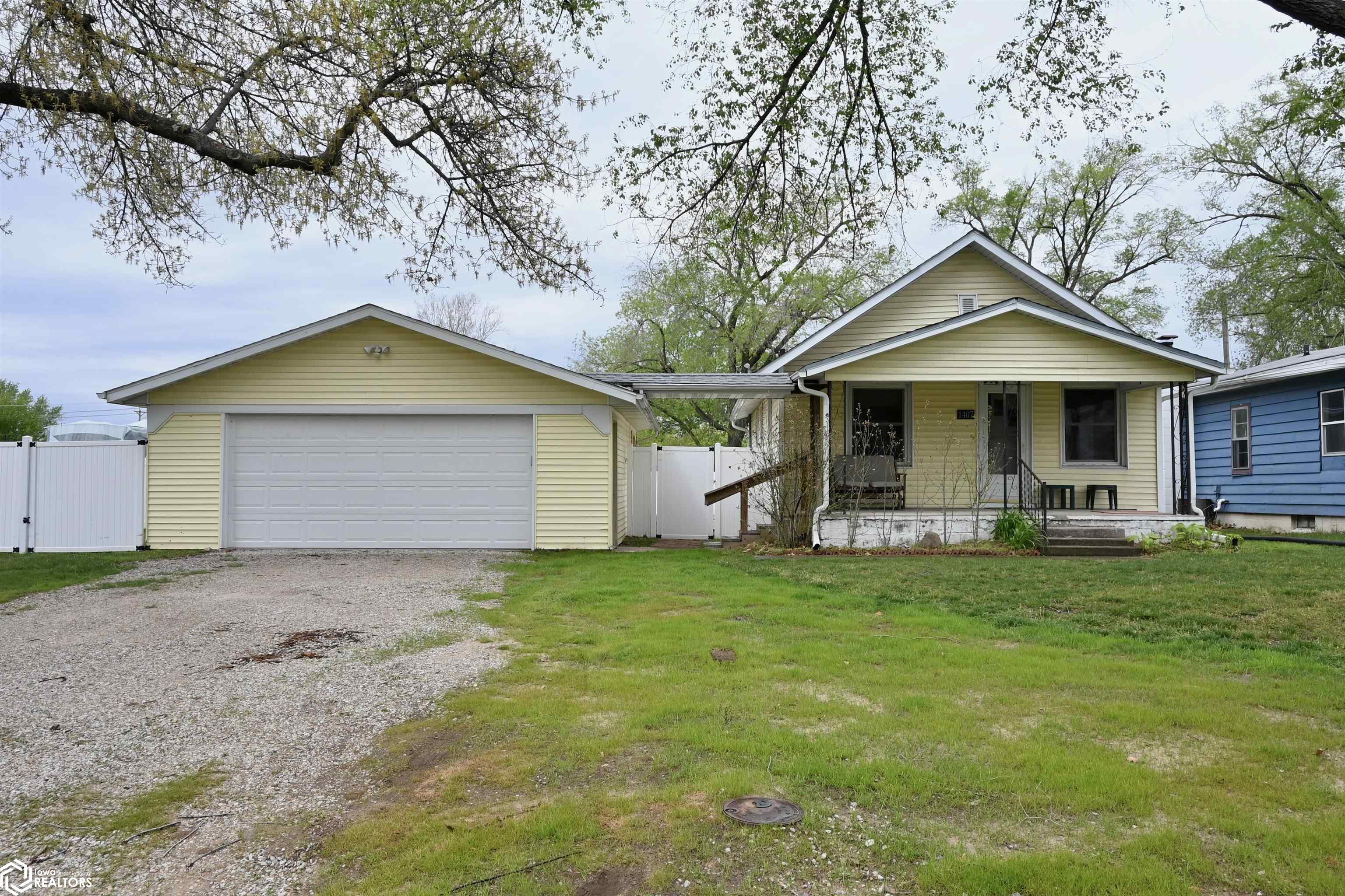 1407 35Th, Fort Madison, Iowa 52627, 2 Bedrooms Bedrooms, ,1 BathroomBathrooms,Single Family,For Sale,35Th,6316737
