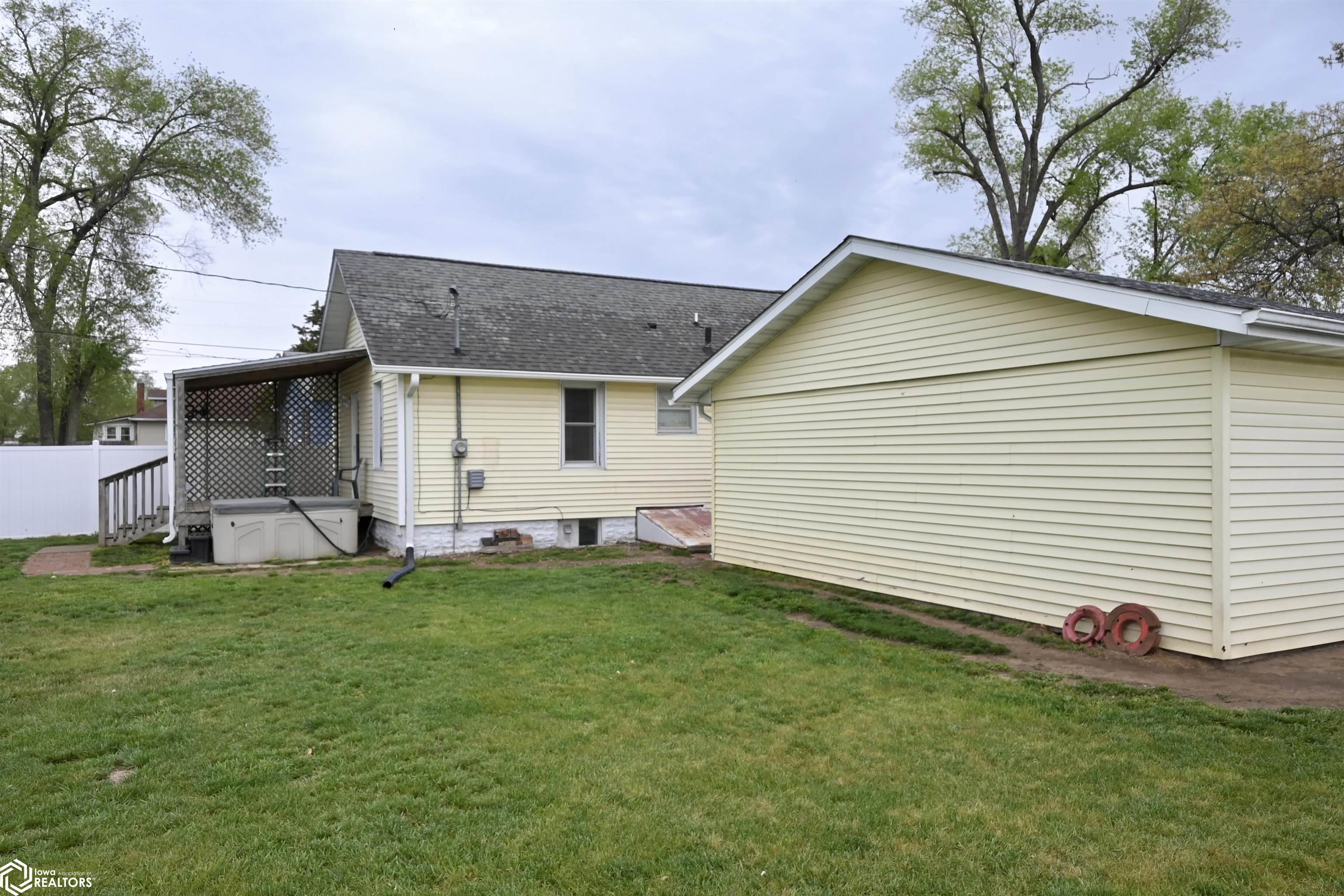 1407 35Th, Fort Madison, Iowa 52627, 2 Bedrooms Bedrooms, ,1 BathroomBathrooms,Single Family,For Sale,35Th,6316737