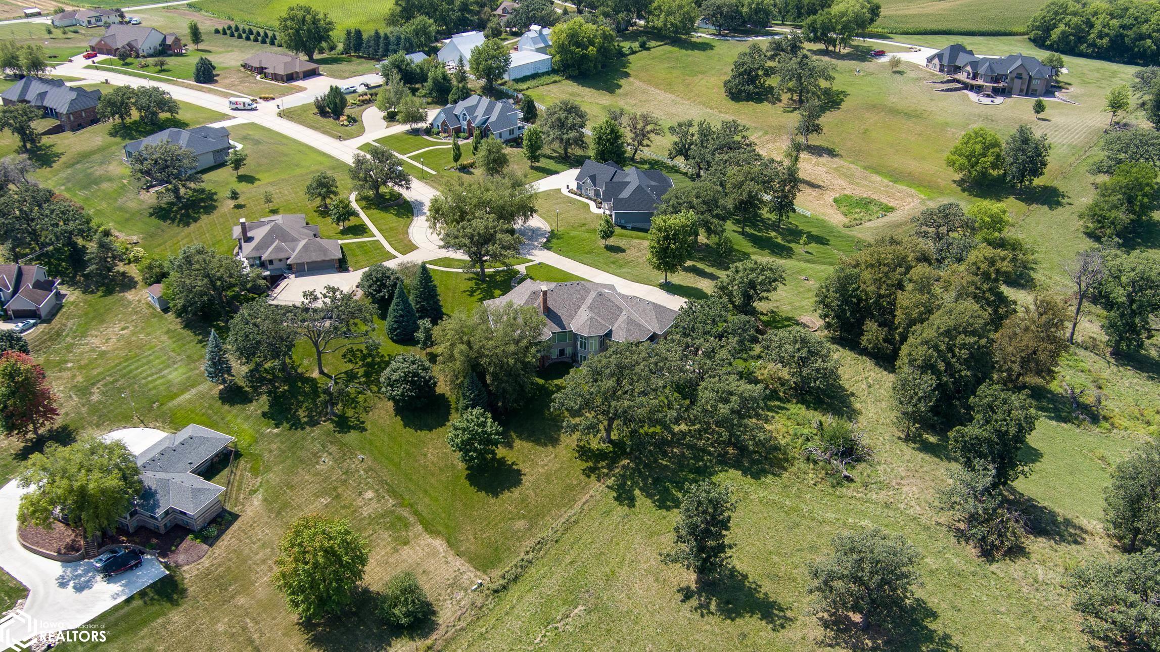2504 Country Oaks Drive, Atlantic, Iowa image 4