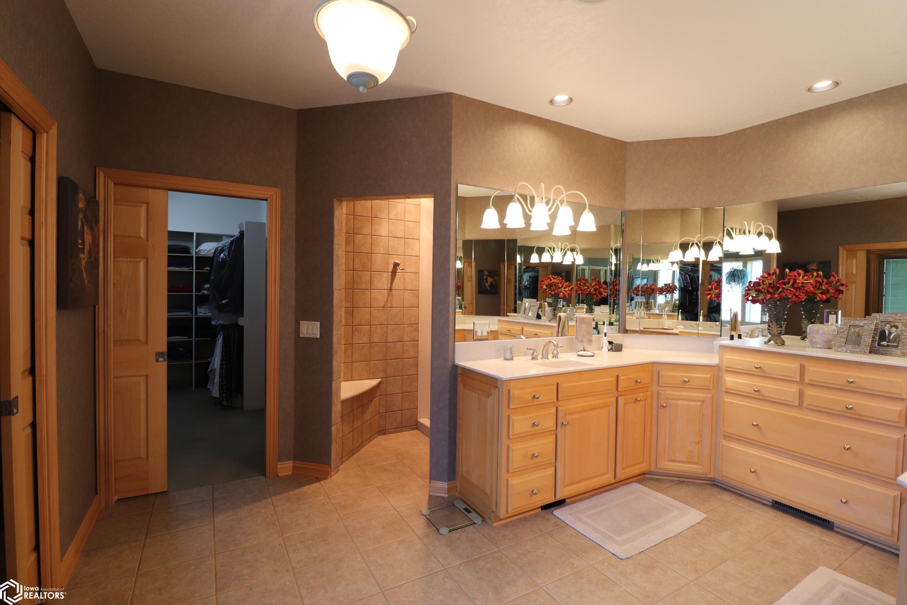 2504 Country Oaks Drive, Atlantic, Iowa image 44