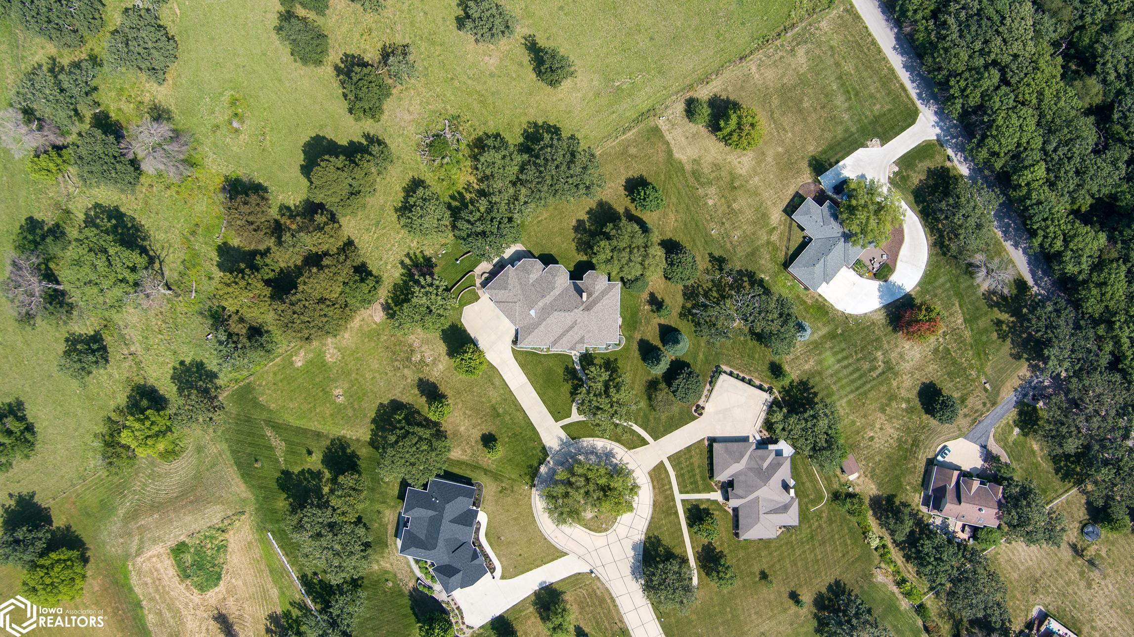 2504 Country Oaks Drive, Atlantic, Iowa image 8