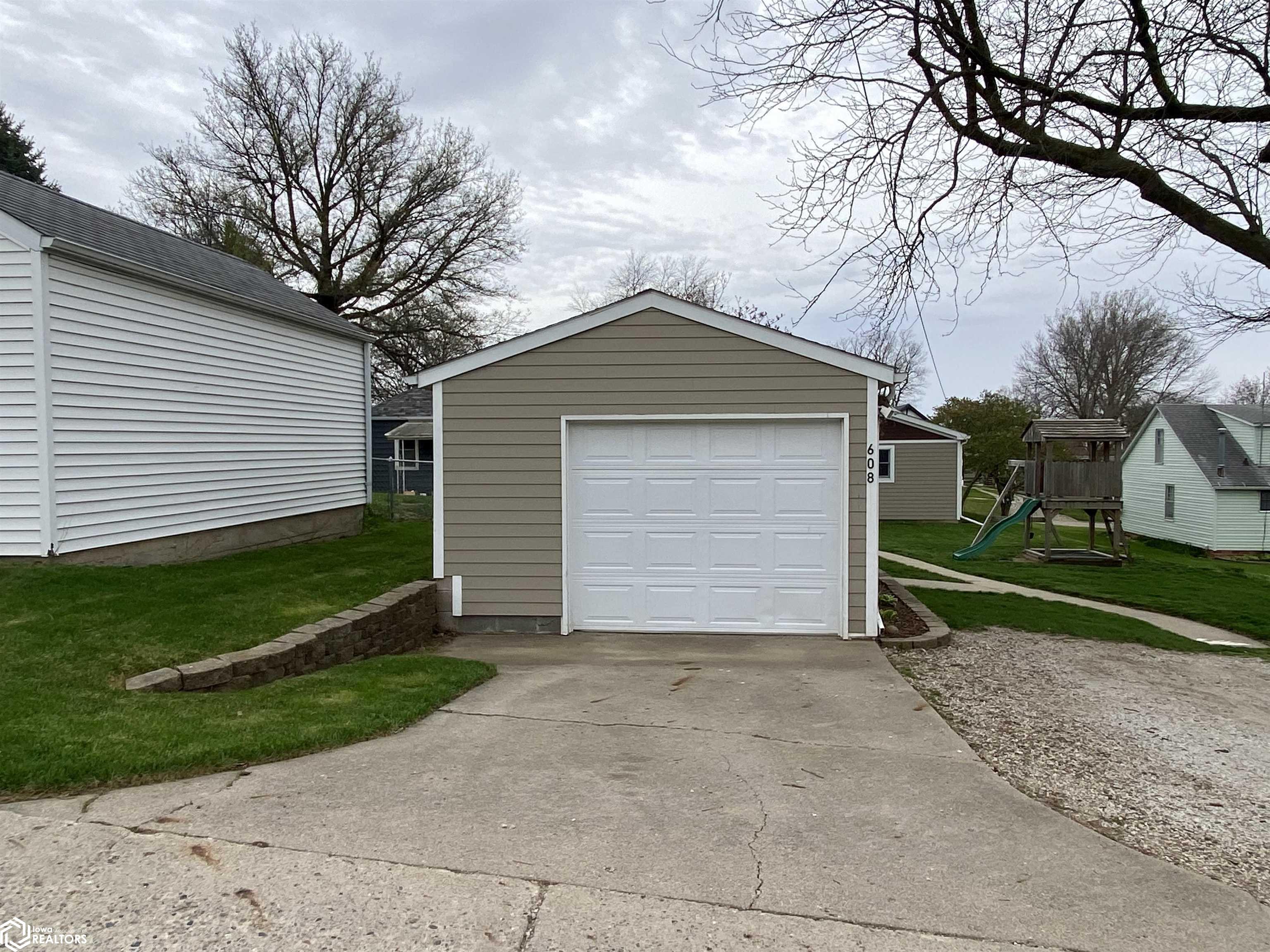 608 Division, Audubon, Iowa 50025, 4 Bedrooms Bedrooms, ,1 BathroomBathrooms,Single Family,For Sale,Division,6316752