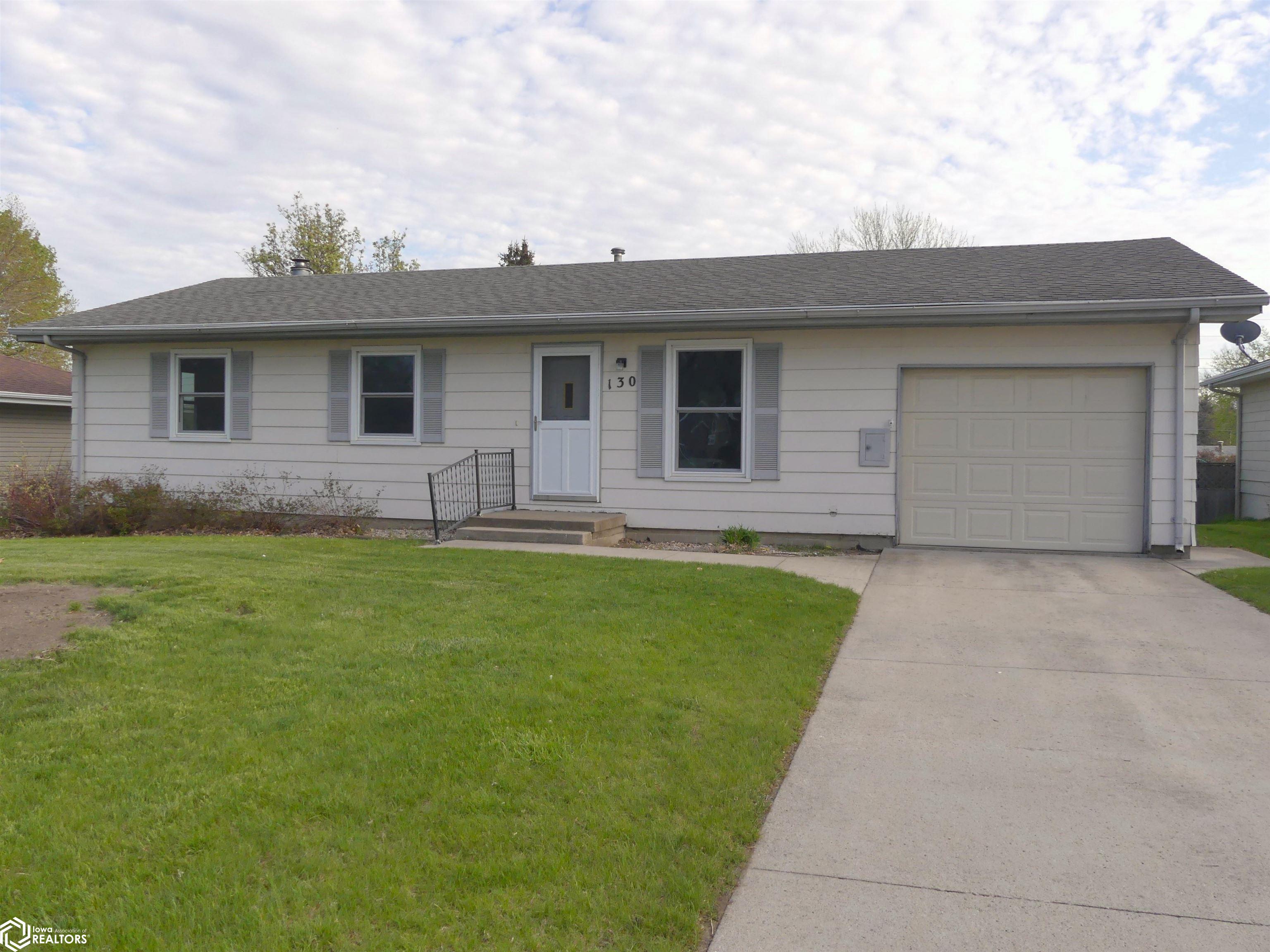 130 Lynn, Carroll, Iowa 51401, 4 Bedrooms Bedrooms, ,Single Family,For Sale,Lynn,6316756