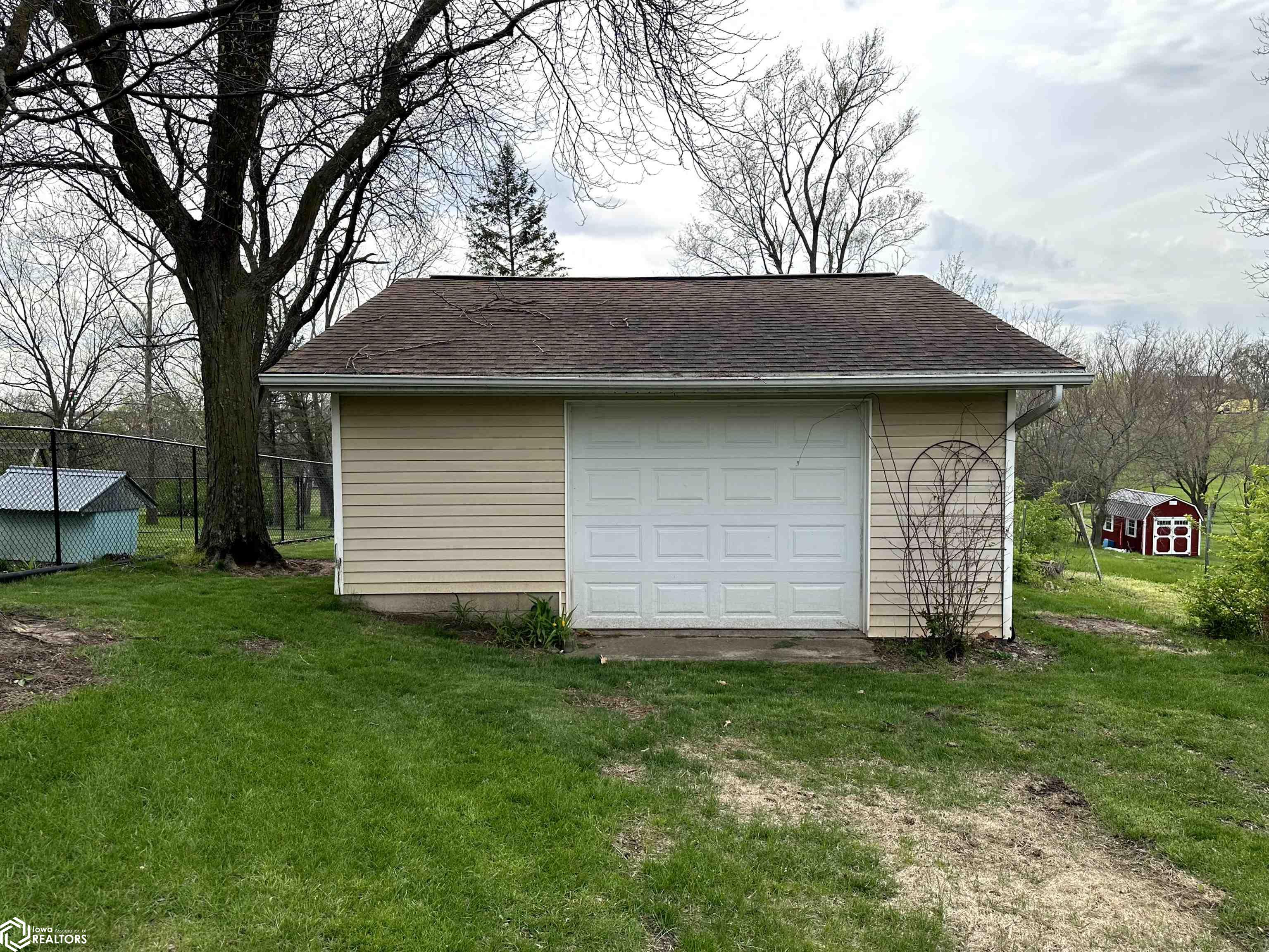223 17Th, Chariton, Iowa 50049, 3 Bedrooms Bedrooms, ,1 BathroomBathrooms,Single Family,For Sale,17Th,6316757