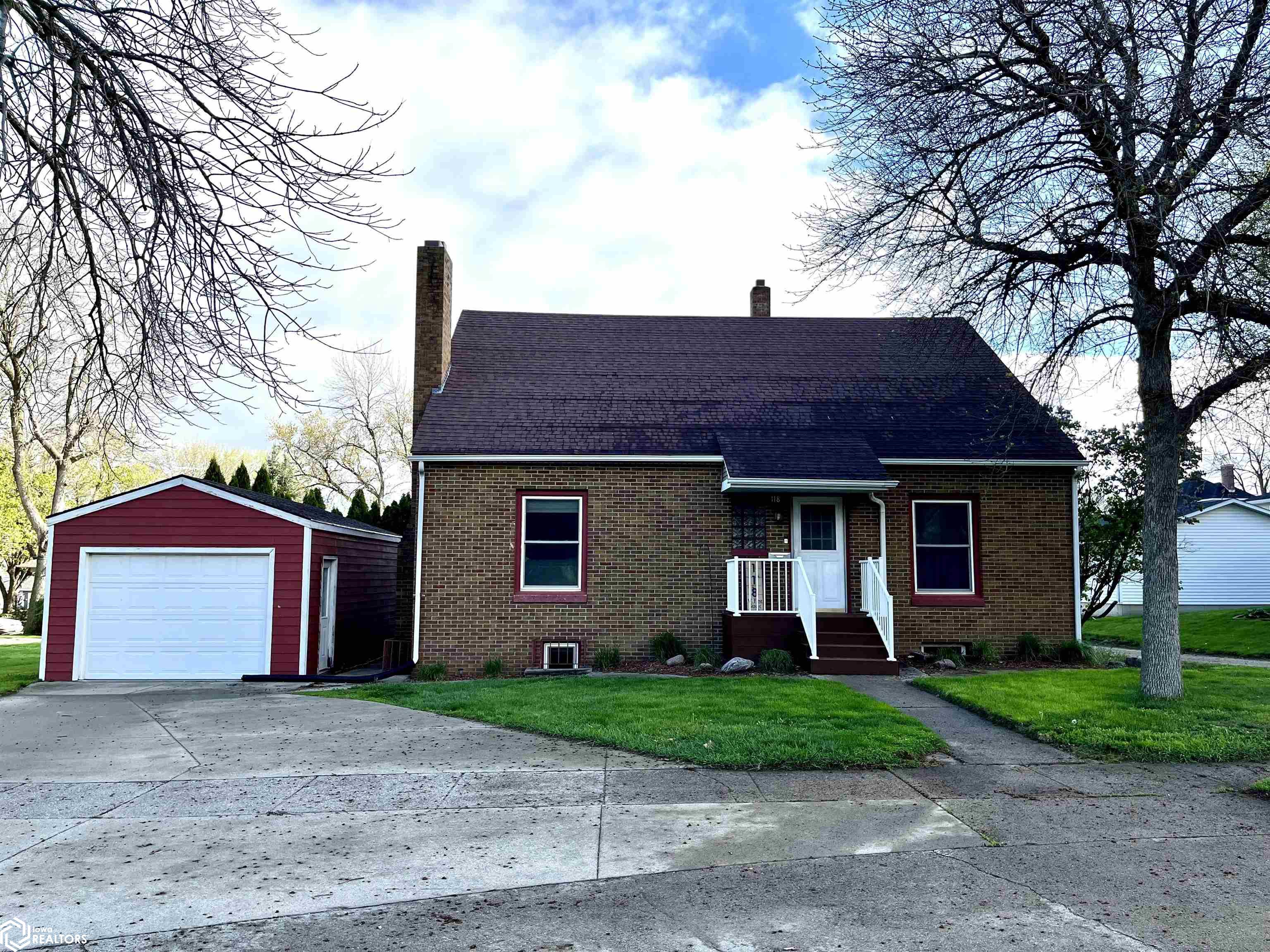 118 1St, Carroll, Iowa 51401, 4 Bedrooms Bedrooms, ,1 BathroomBathrooms,Single Family,For Sale,1St,6316767