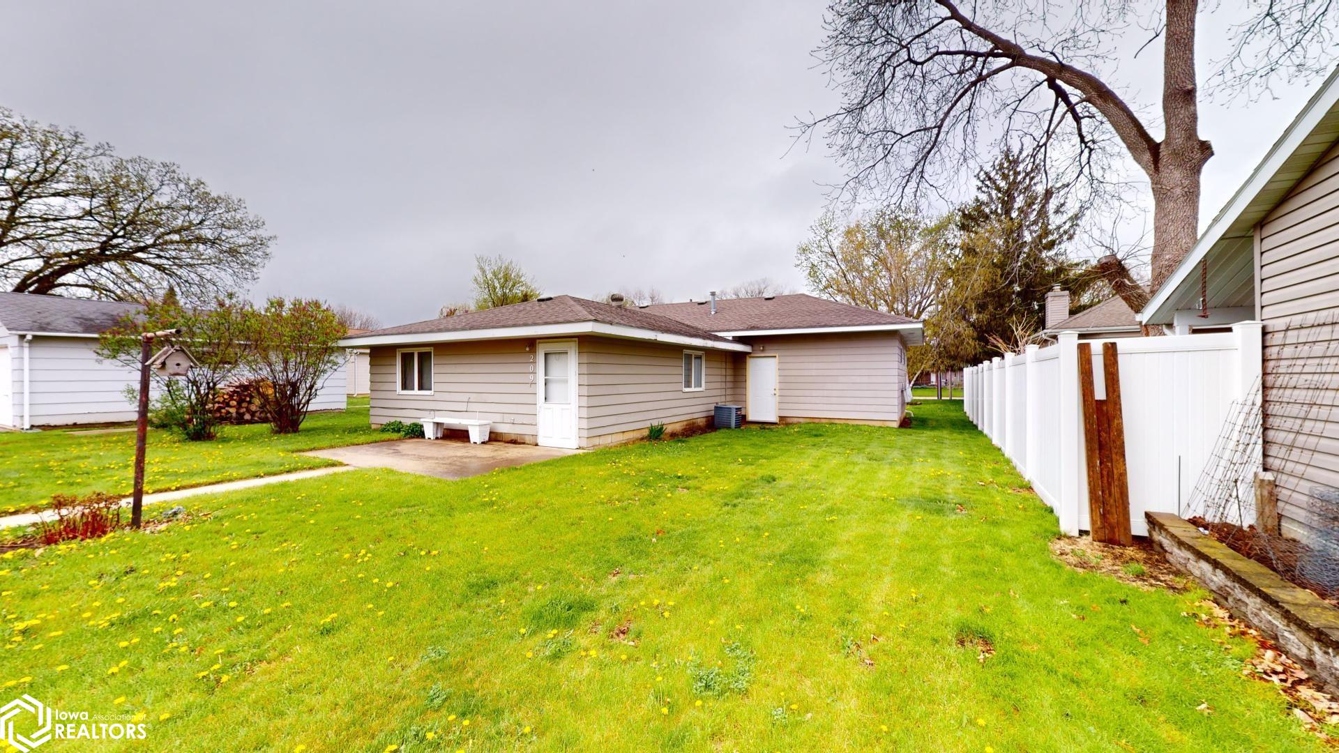 209 23Rd, Mason City, Iowa 50401, 2 Bedrooms Bedrooms, ,1 BathroomBathrooms,Single Family,For Sale,23Rd,6316790