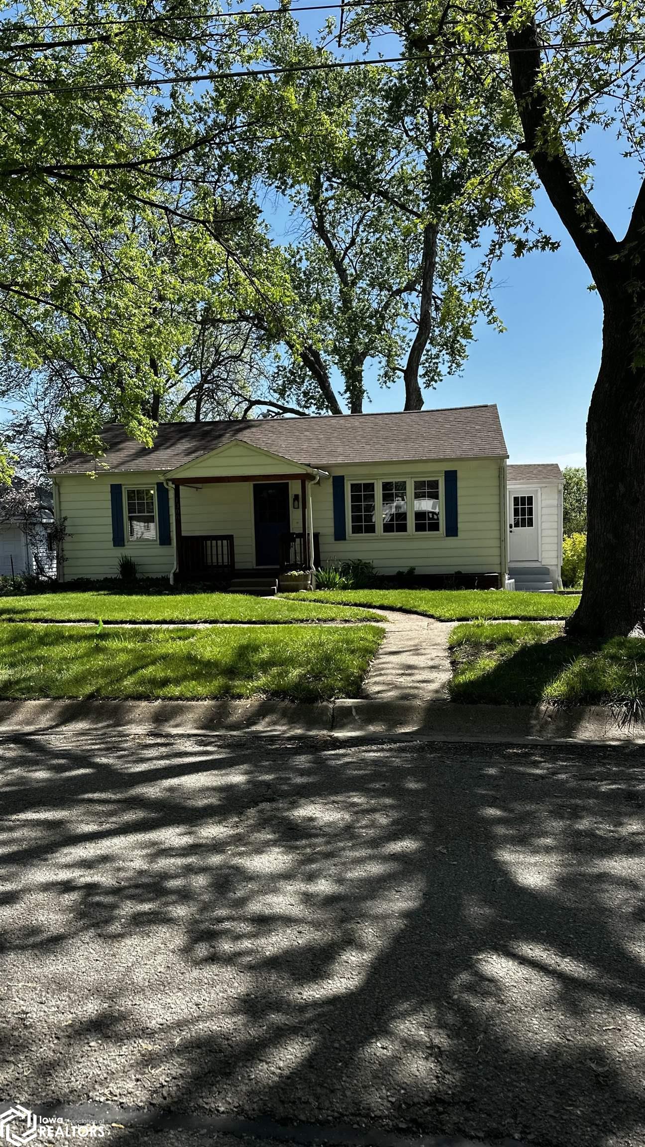 1308 2Nd, Oskaloosa, Iowa 52577, 2 Bedrooms Bedrooms, ,1 BathroomBathrooms,Single Family,For Sale,2Nd,6316962