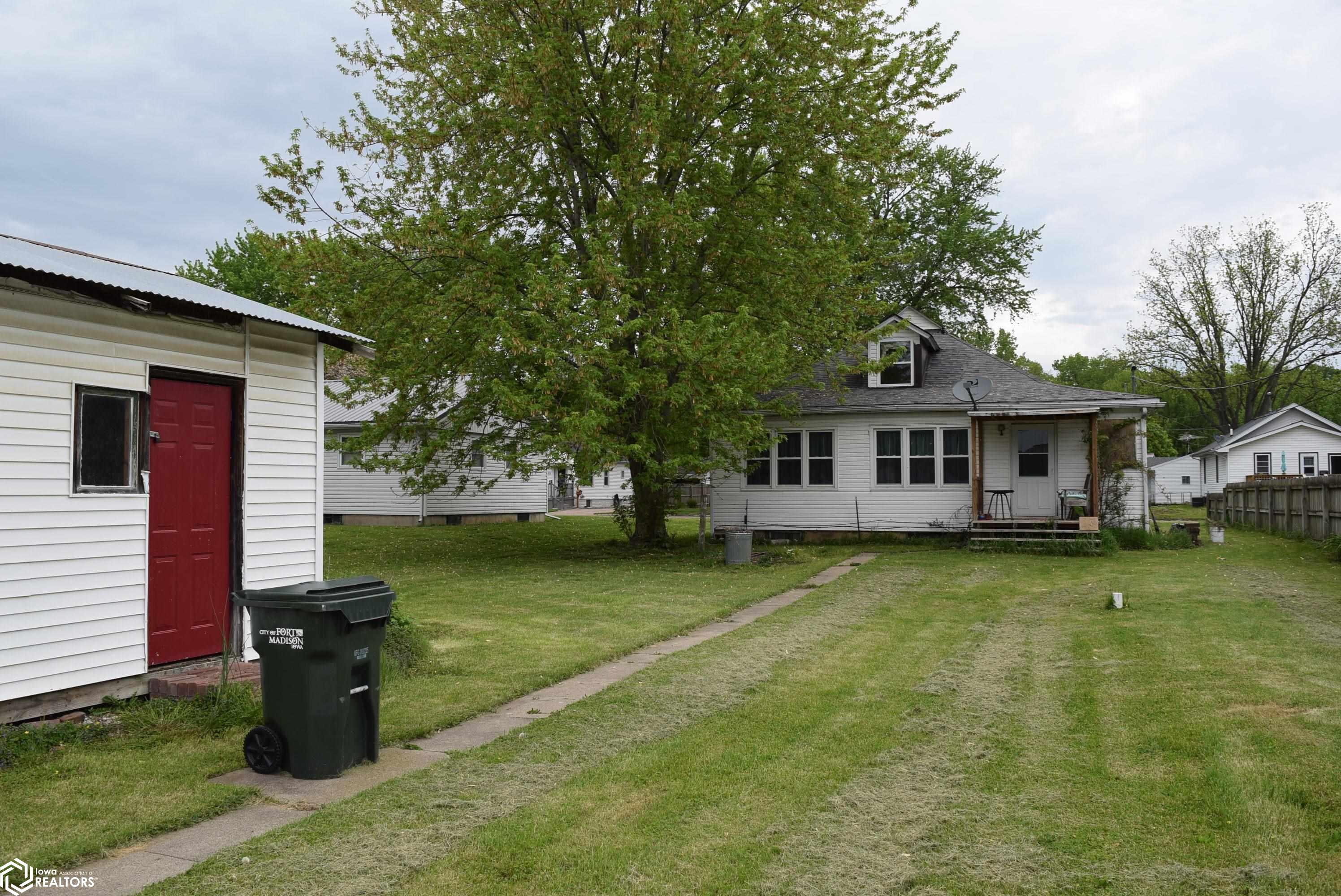 2808 Avenue H, Fort Madison, Iowa 52627, 2 Bedrooms Bedrooms, ,1 BathroomBathrooms,Single Family,For Sale,Avenue H,6316982