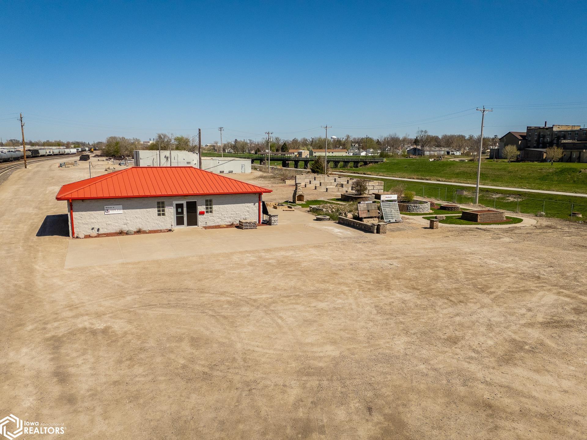 604 3Rd, Marshalltown, Iowa 50158, ,Commercial (5+ Units),For Sale,3Rd,6316984