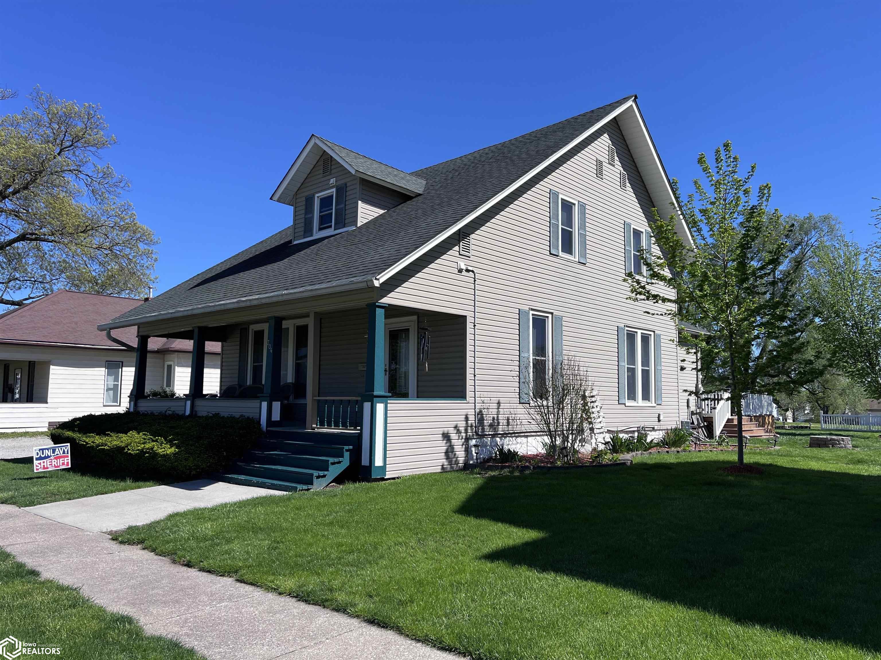 304 Franklin, Bloomfield, Iowa 52537, 4 Bedrooms Bedrooms, ,Single Family,For Sale,Franklin,6316986