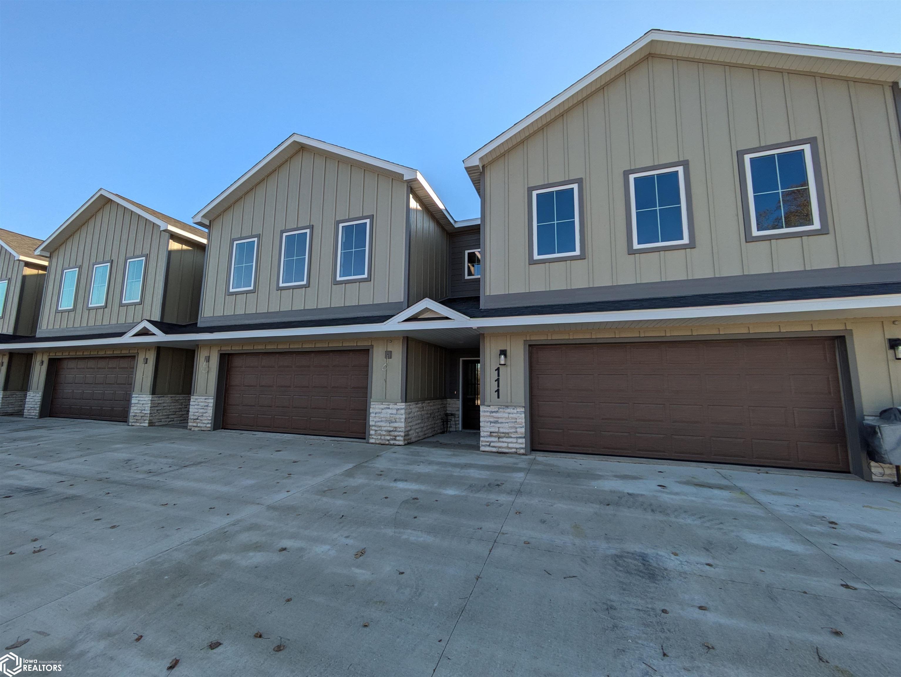 206 Stonebrook Ct., Clear Lake, Iowa image 1