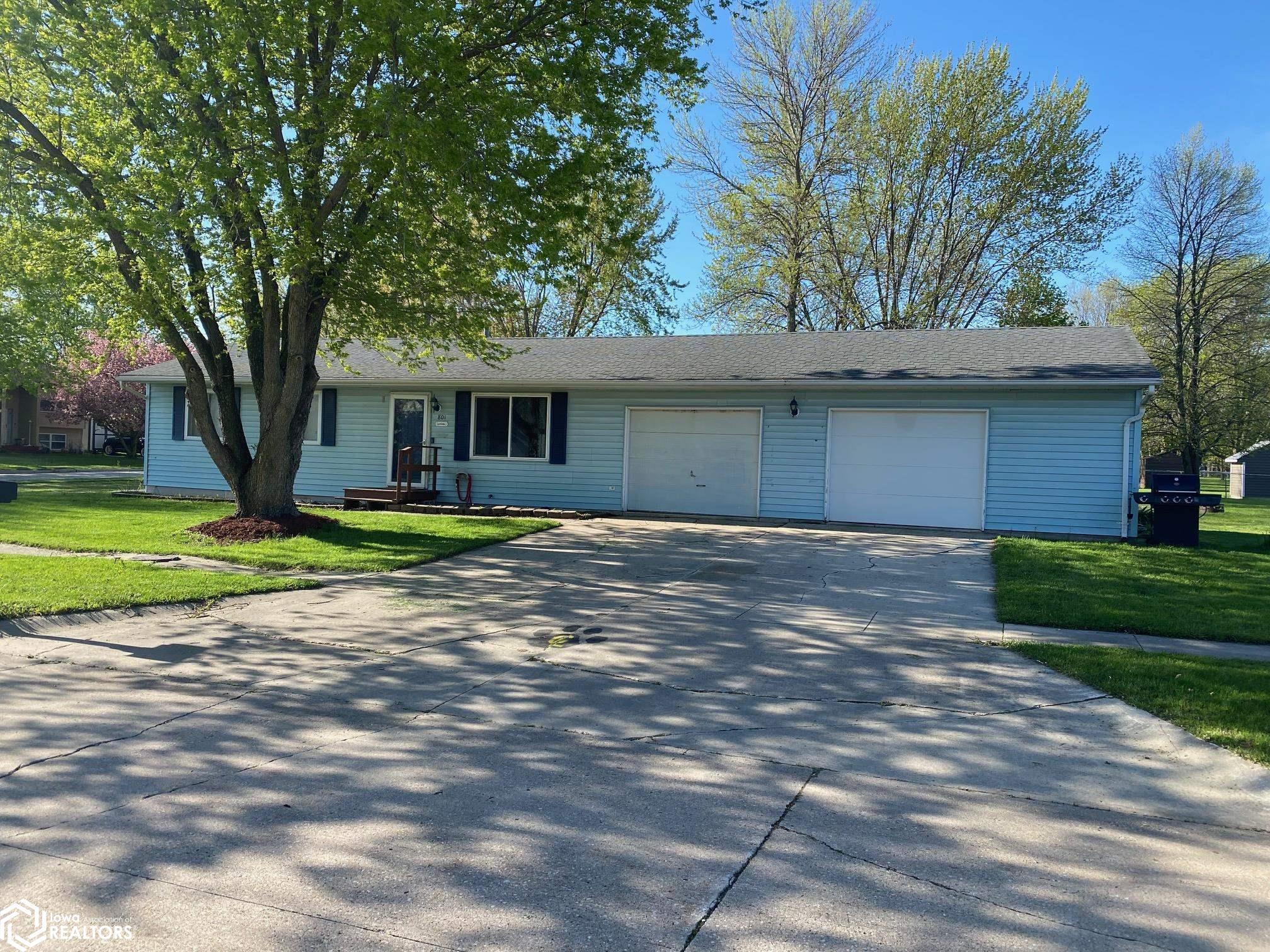 801 12th, Clear Lake, Iowa 50428, 3 Bedrooms Bedrooms, ,1 BathroomBathrooms,Single Family,For Sale,12th,6317030