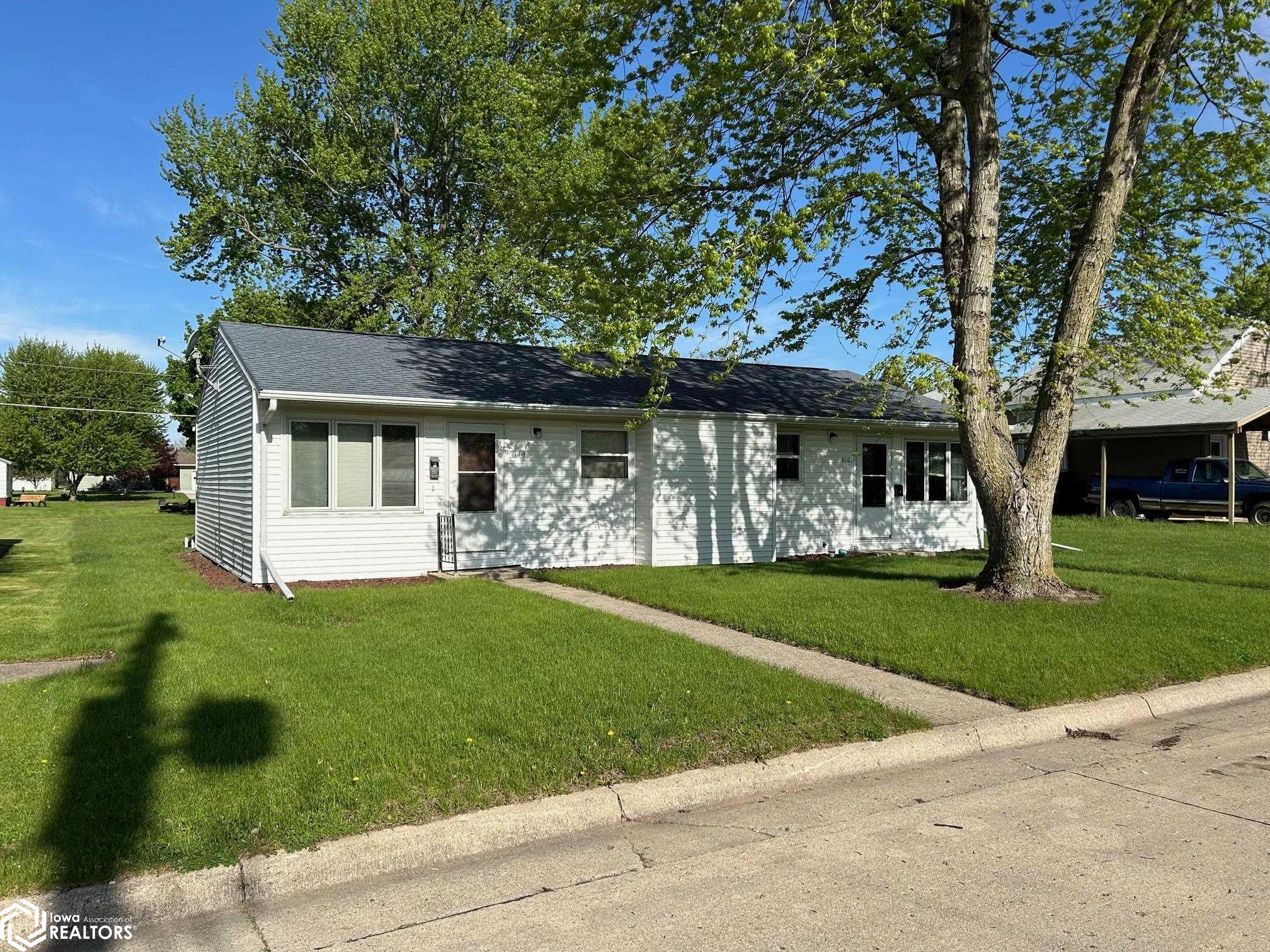 814 2nd St NW, Hampton, Iowa 50441, ,Multi-family (2-4 Units),For Sale,2nd St NW,6317080