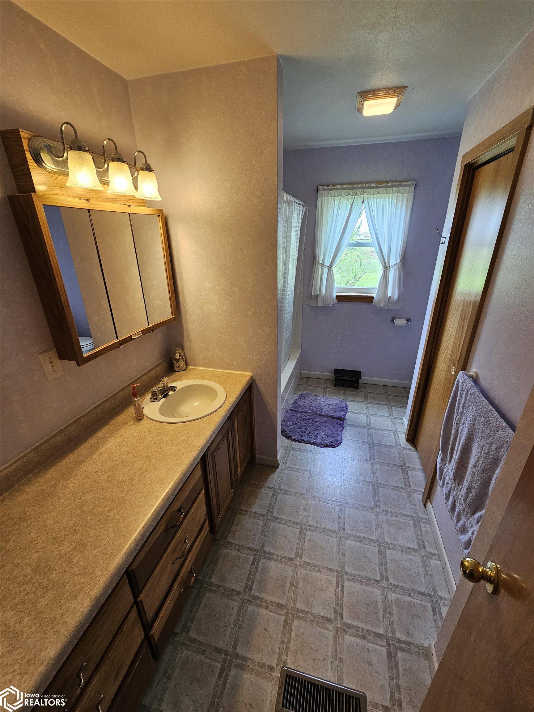 12044 614th Street, Cincinnati, Iowa image 11