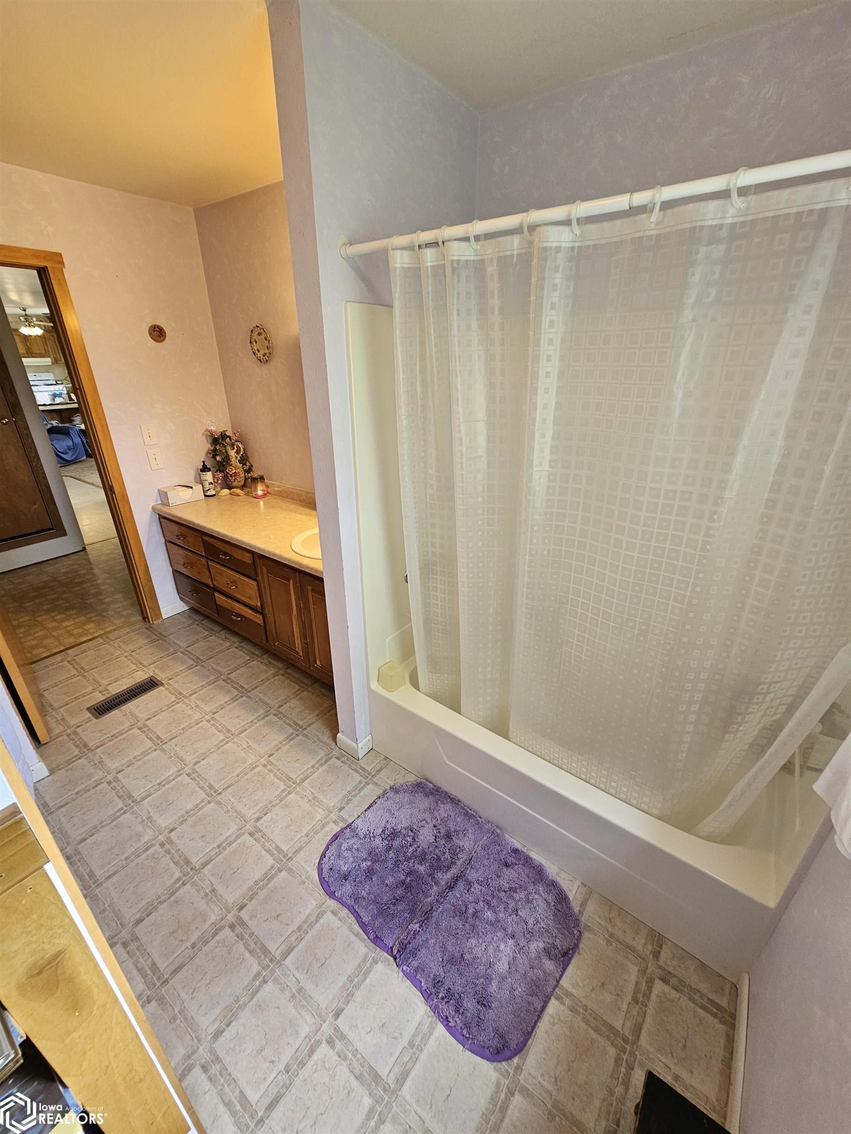 12044 614th Street, Cincinnati, Iowa image 12
