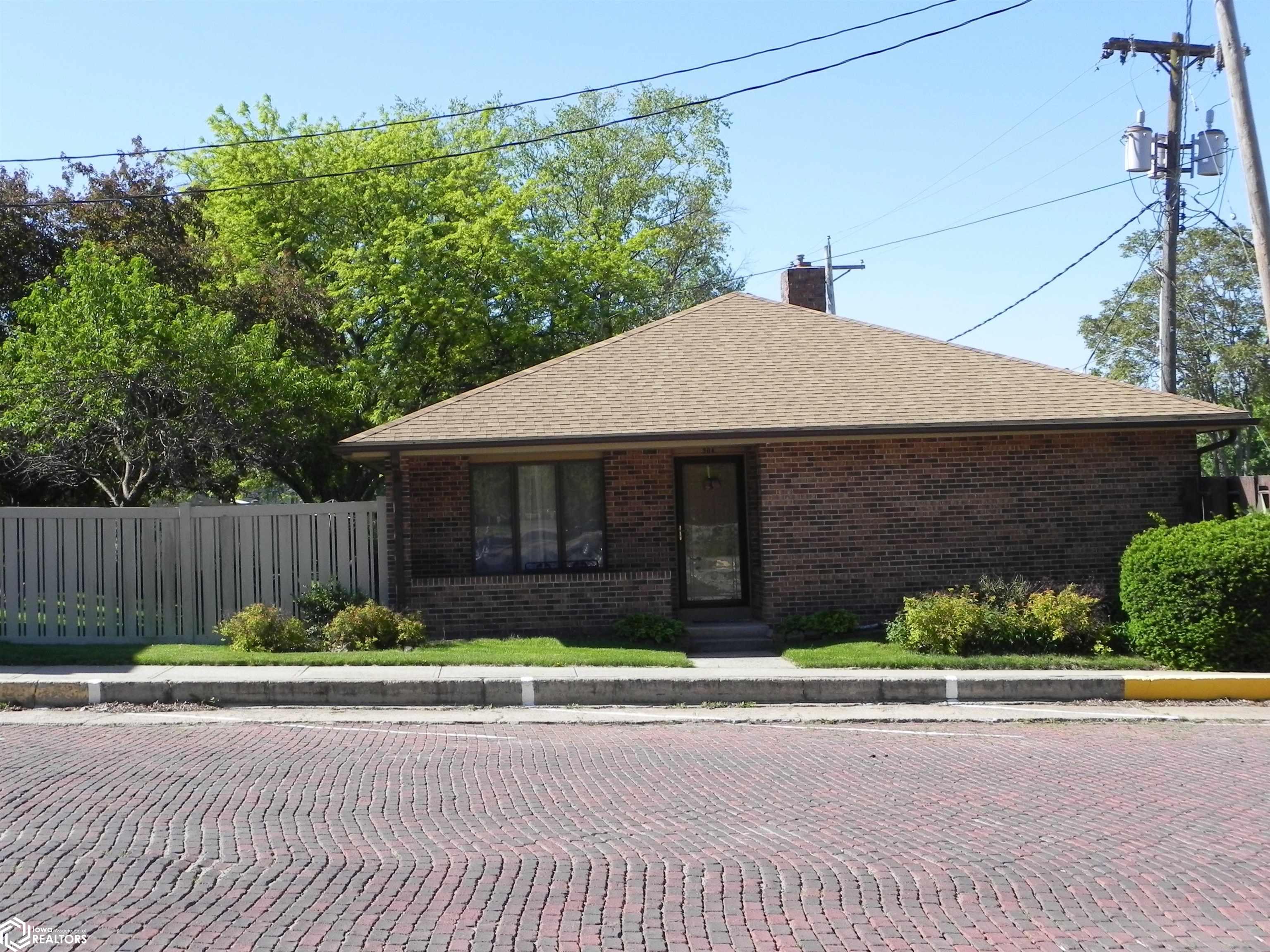 504 Jefferson Street, Bedford, Iowa image 1