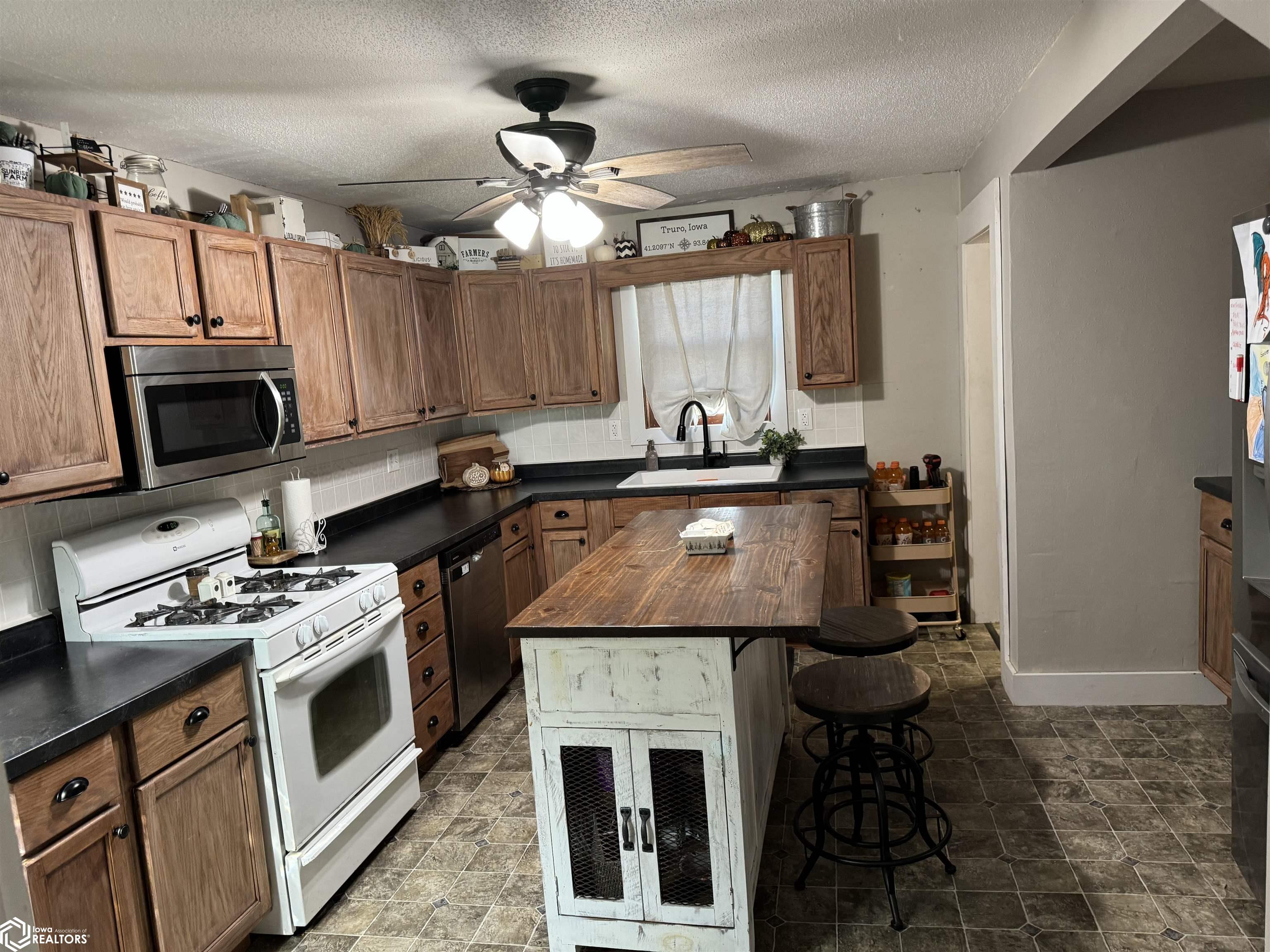 235 E Center Street, Truro, Iowa 50257, 3 Bedrooms Bedrooms, ,2 BathroomsBathrooms,Single Family,For Sale,Center,6317394