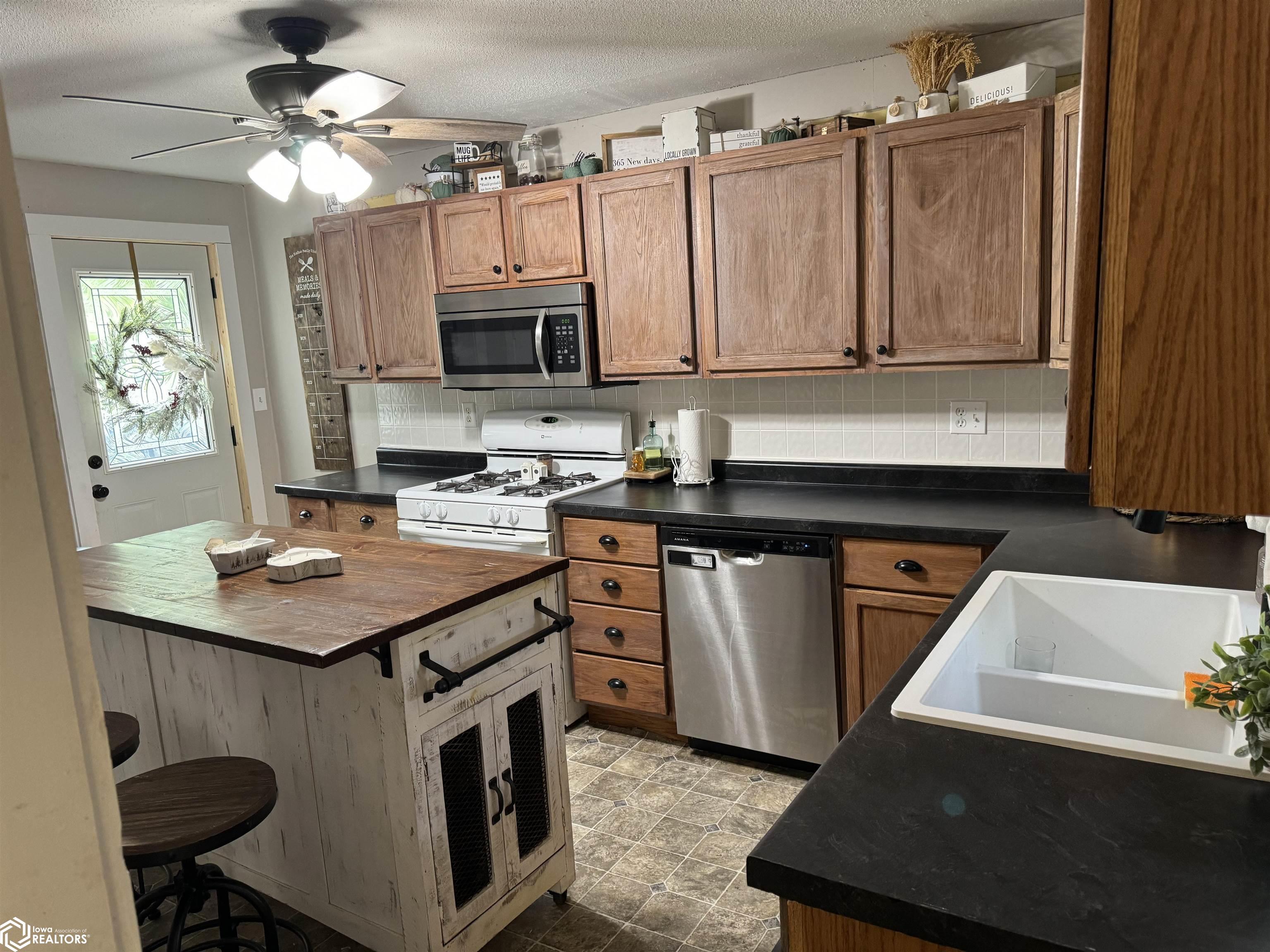 235 E Center Street, Truro, Iowa 50257, 3 Bedrooms Bedrooms, ,2 BathroomsBathrooms,Single Family,For Sale,Center,6317394