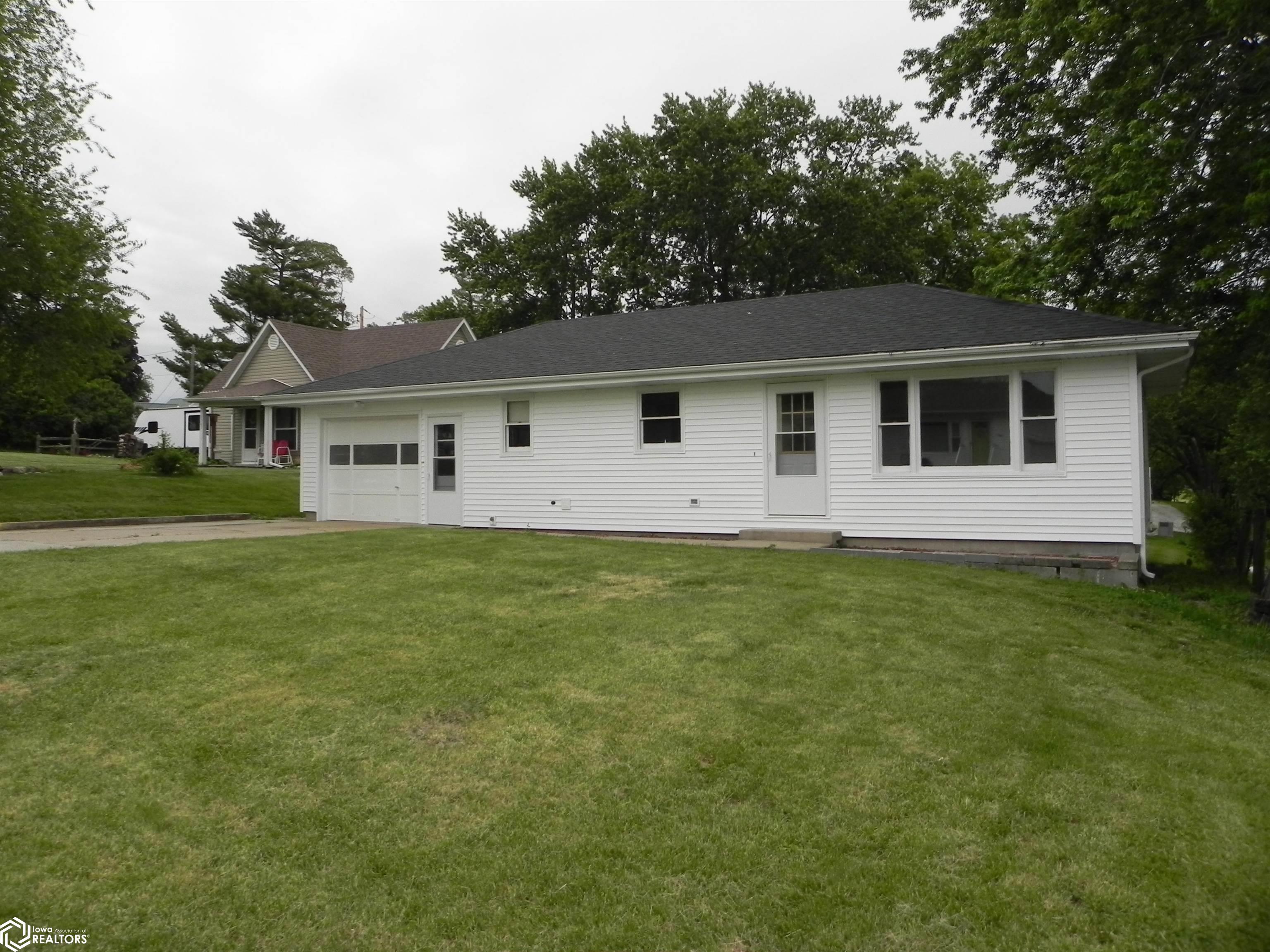 1305 Washington Street, Bedford, Iowa image 1