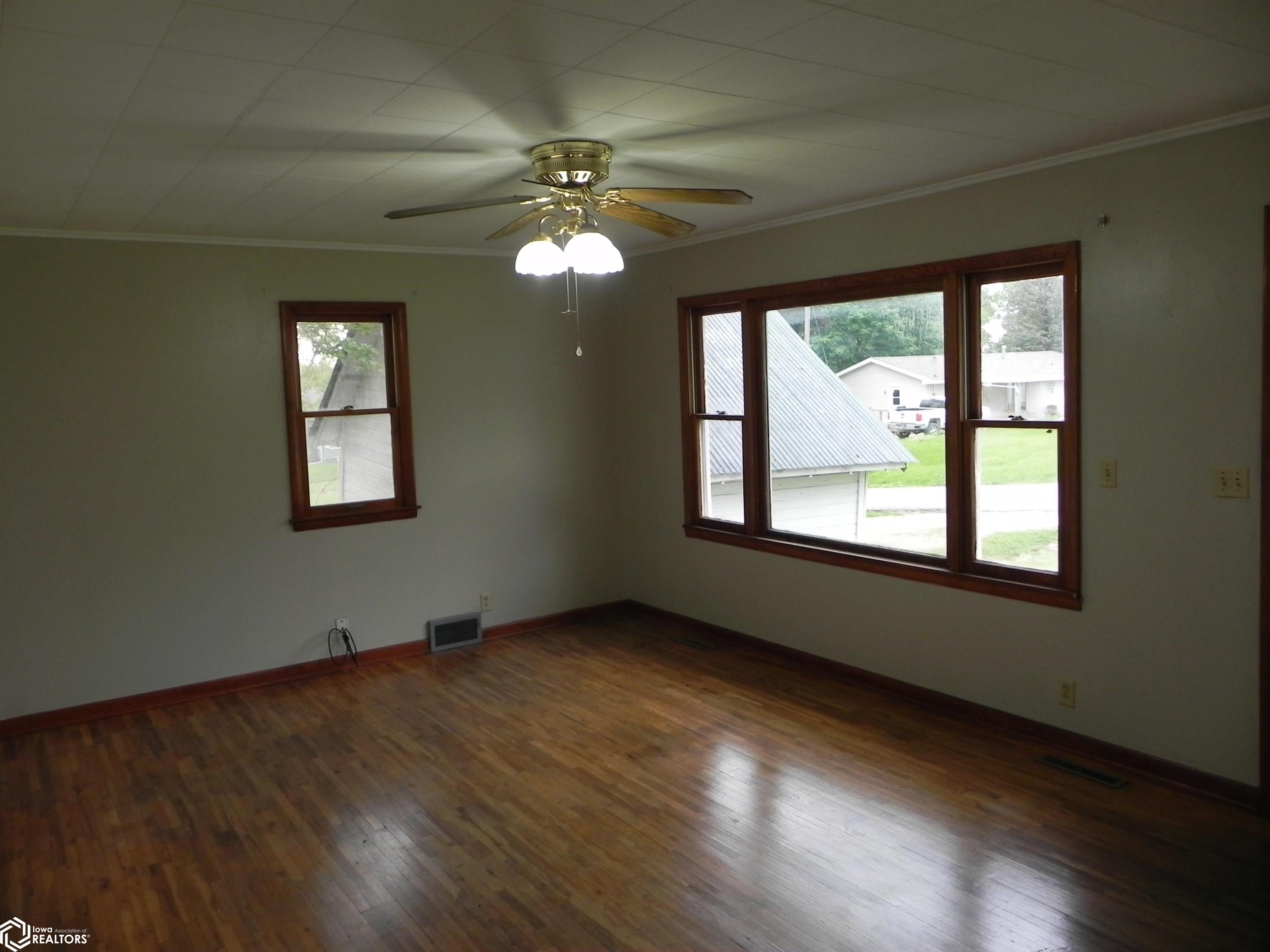 1305 Washington Street, Bedford, Iowa image 2