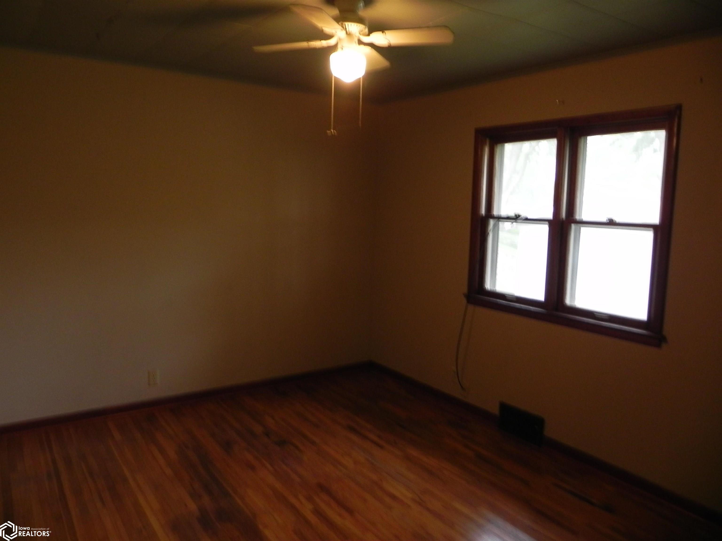 1305 Washington Street, Bedford, Iowa image 14