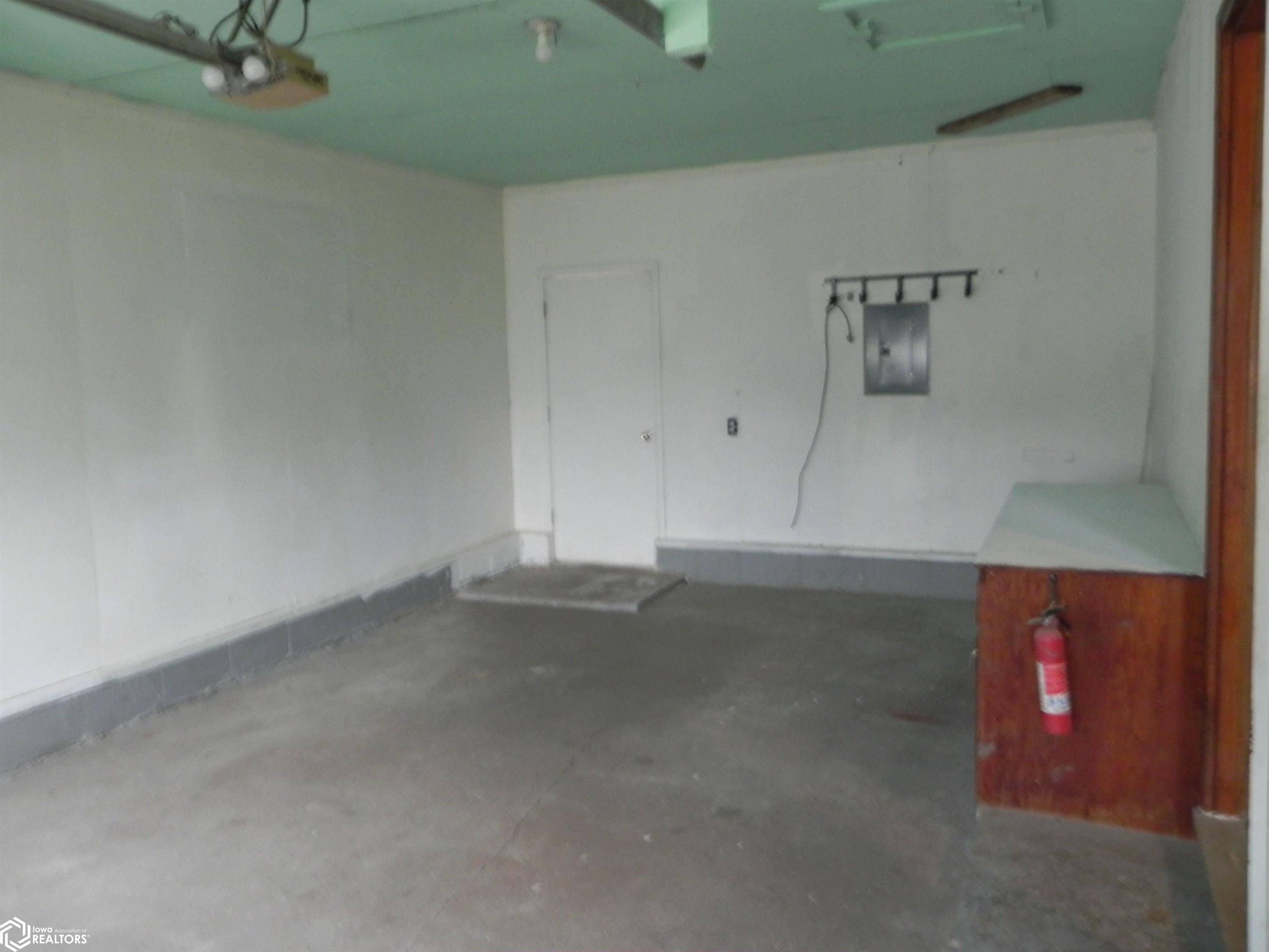 1305 Washington Street, Bedford, Iowa image 24