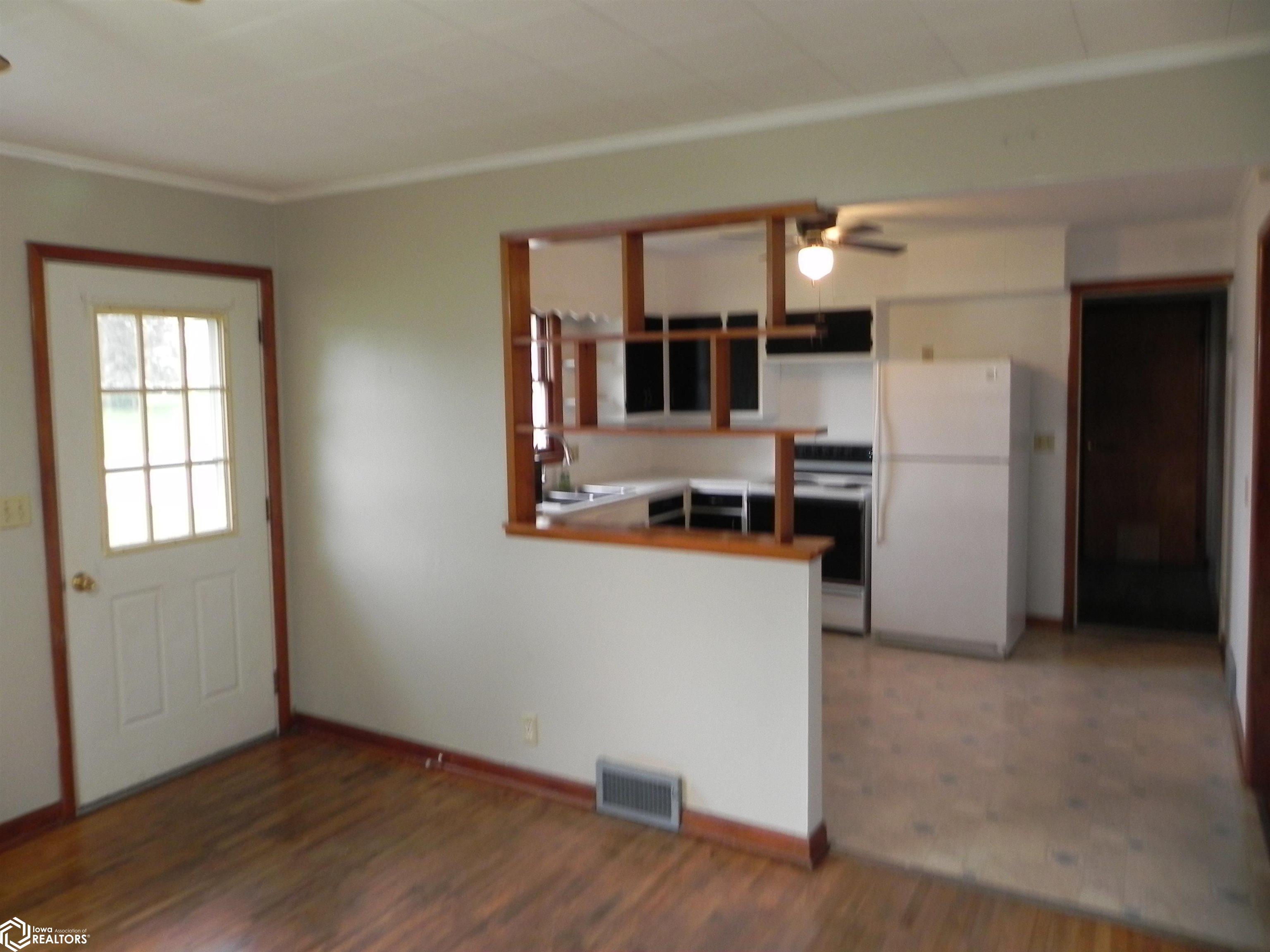 1305 Washington Street, Bedford, Iowa image 4