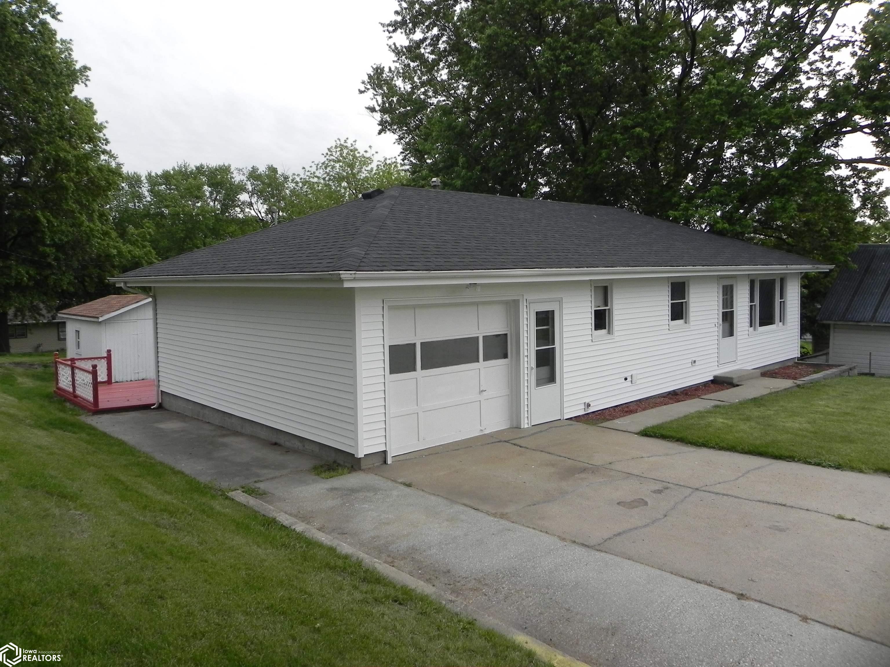 1305 Washington Street, Bedford, Iowa image 38