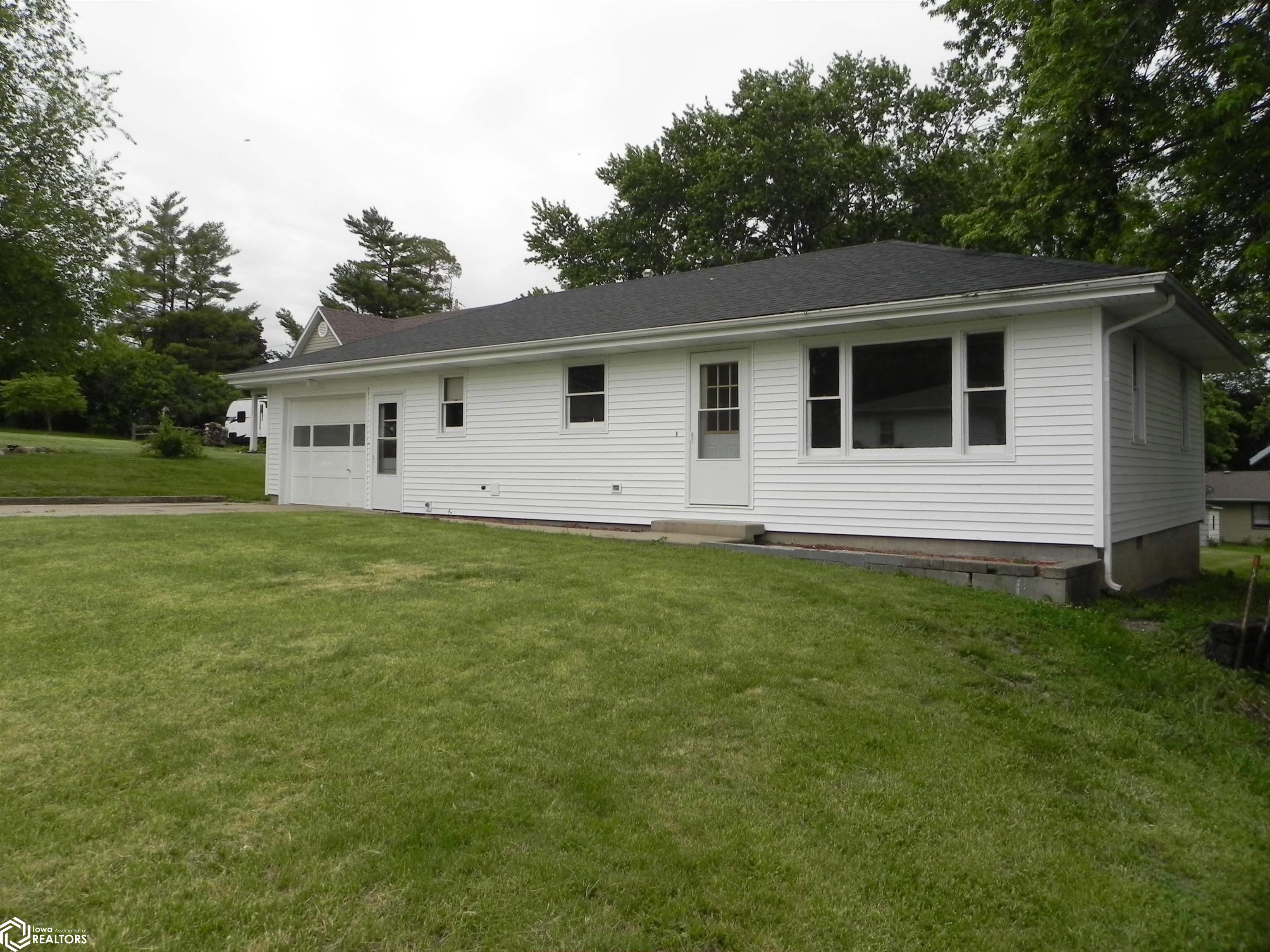 1305 Washington Street, Bedford, Iowa image 39