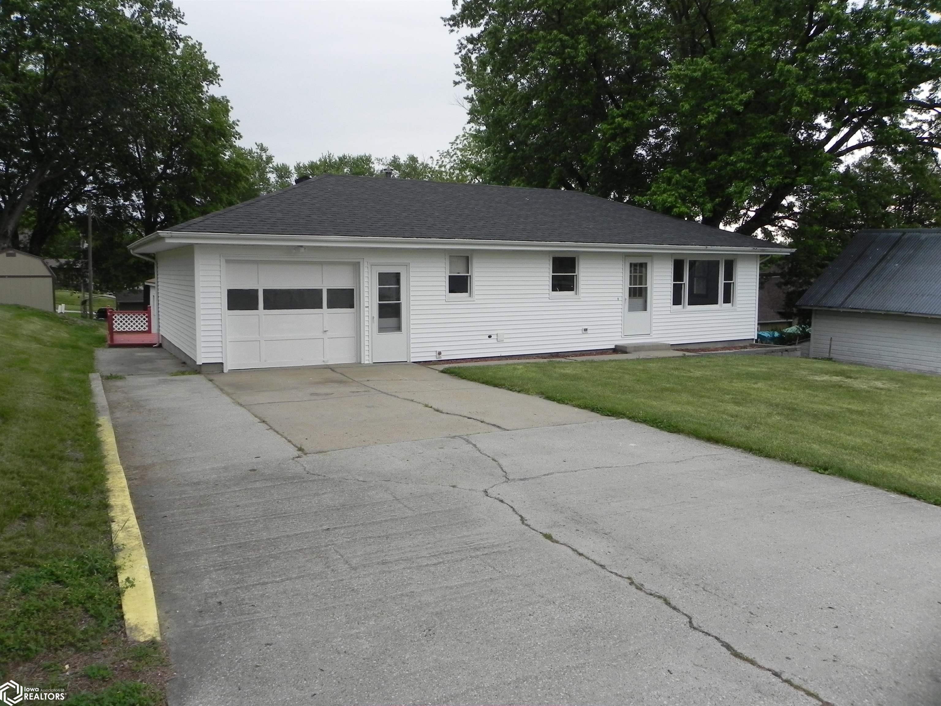 1305 Washington Street, Bedford, Iowa image 40