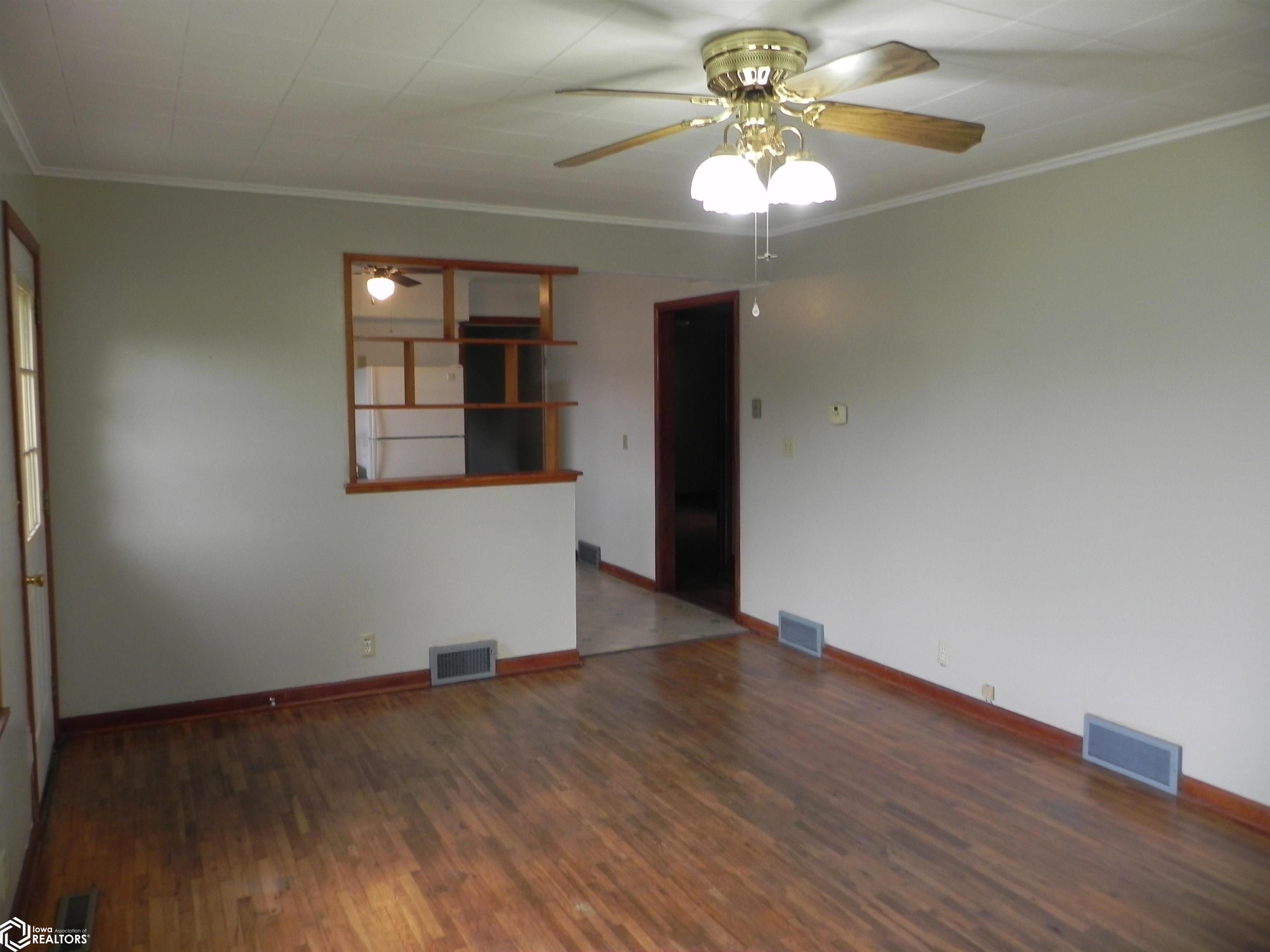 1305 Washington Street, Bedford, Iowa image 5
