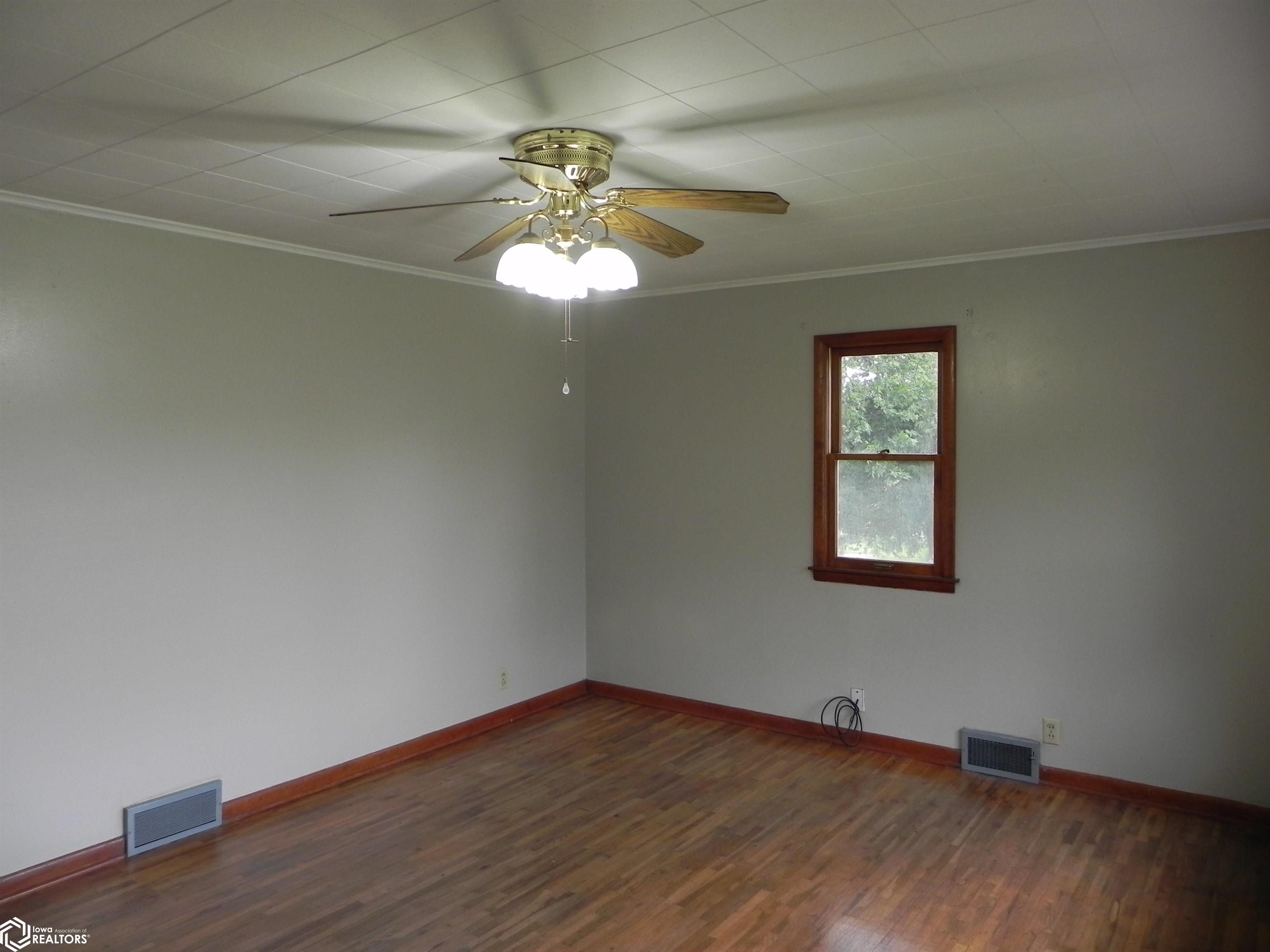 1305 Washington Street, Bedford, Iowa image 6