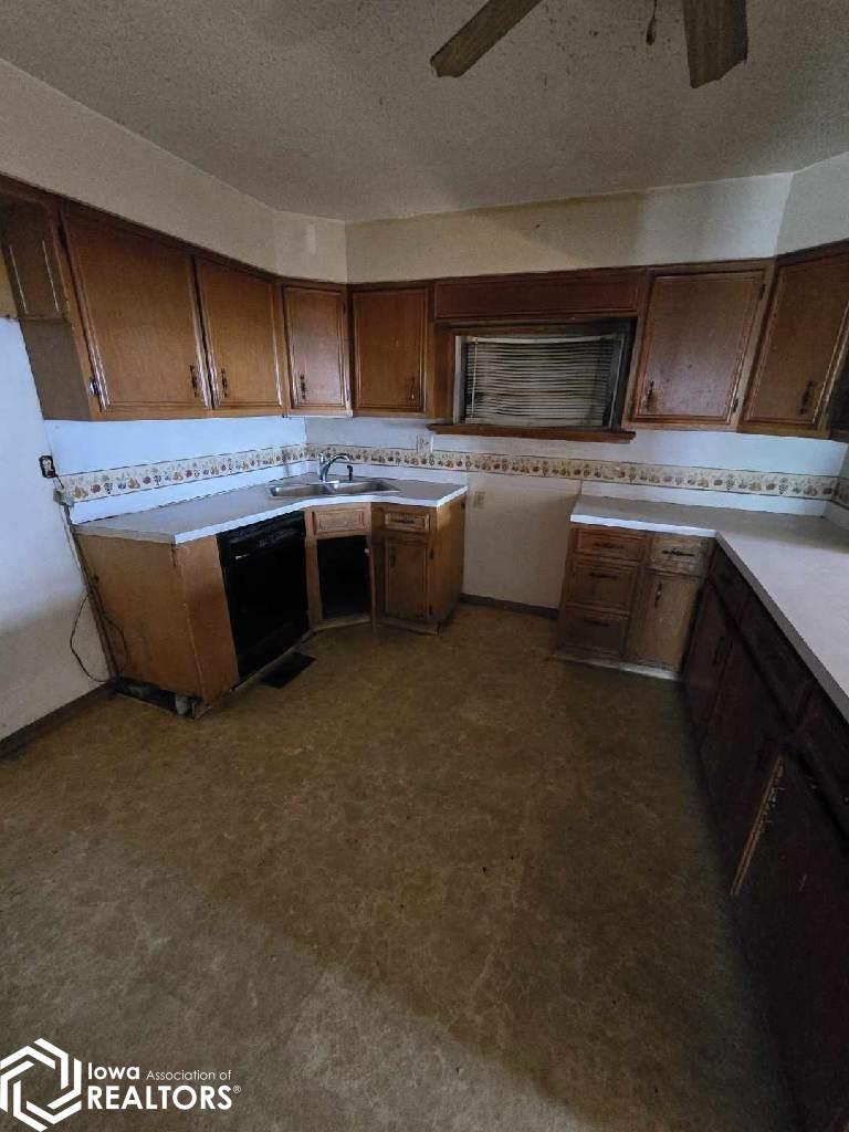 313 N Walnut Street, Creston, Iowa image 4