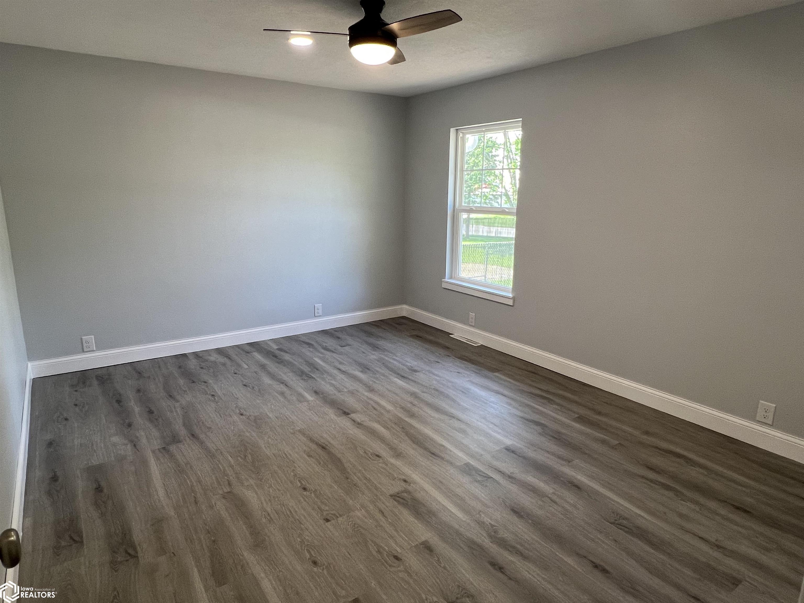 1022 Crest Drive, Creston, Iowa image 13