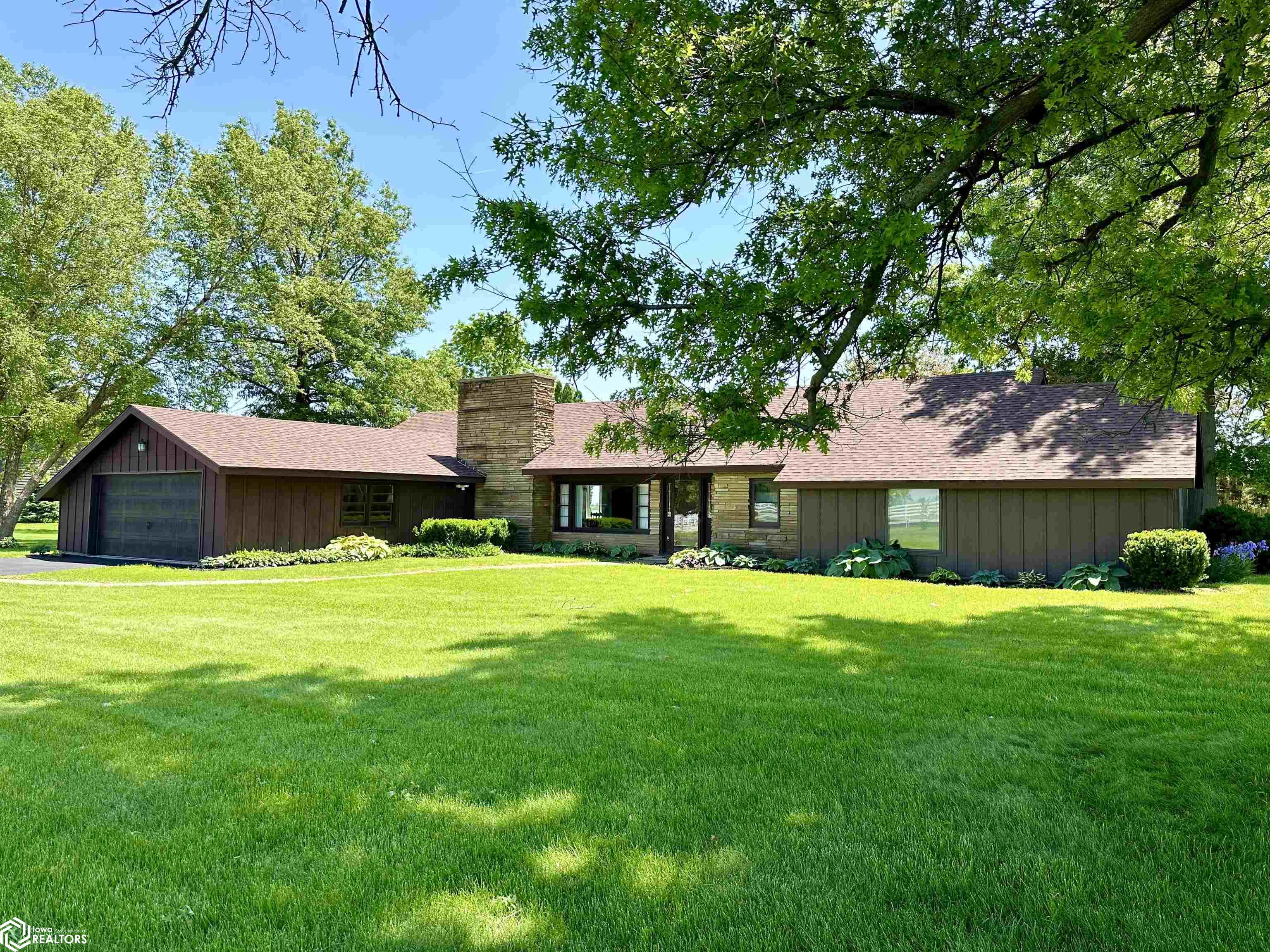 430 Highway 6, Grinnell, Iowa image 1