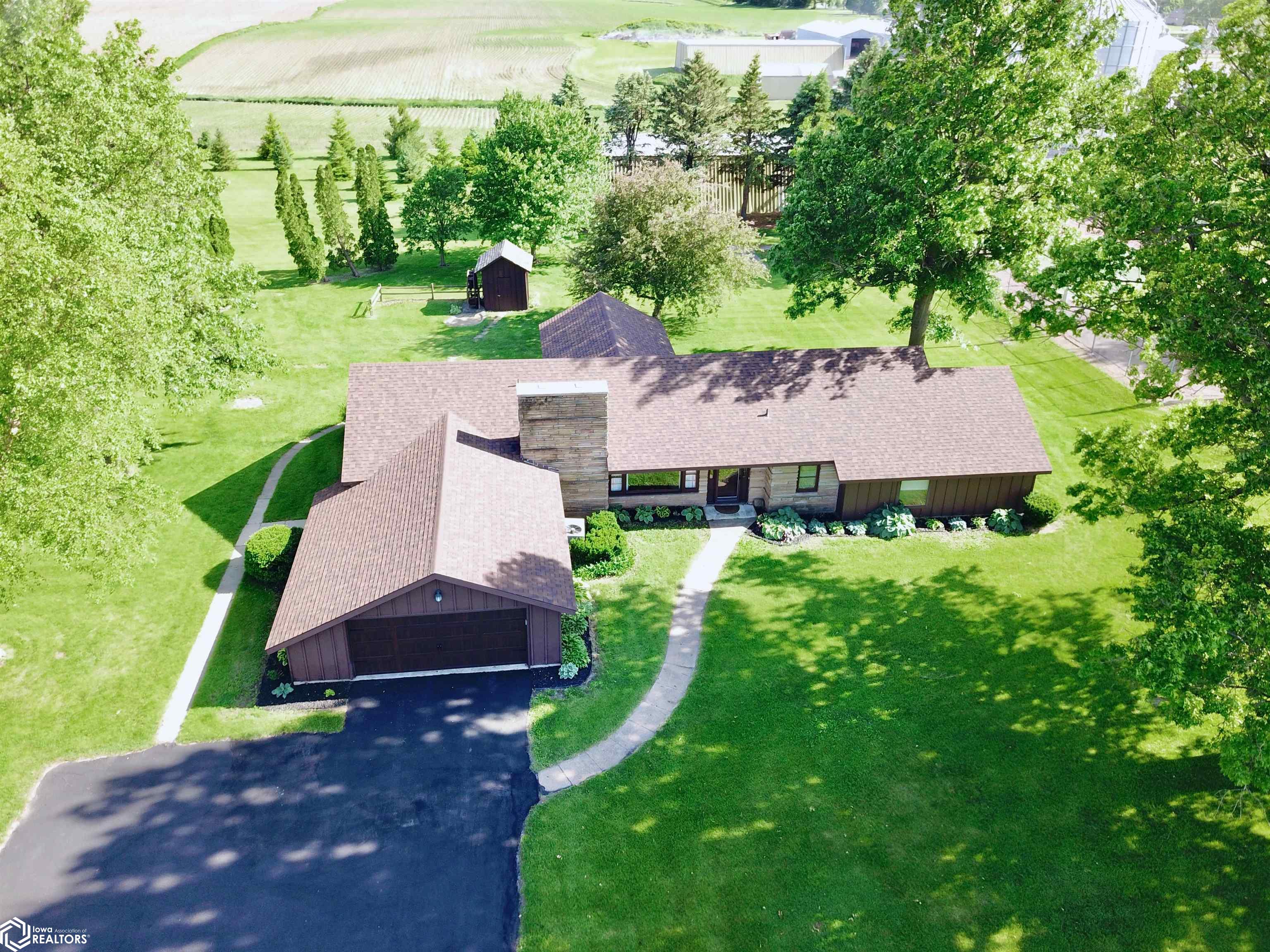 430 Highway 6, Grinnell, Iowa image 2
