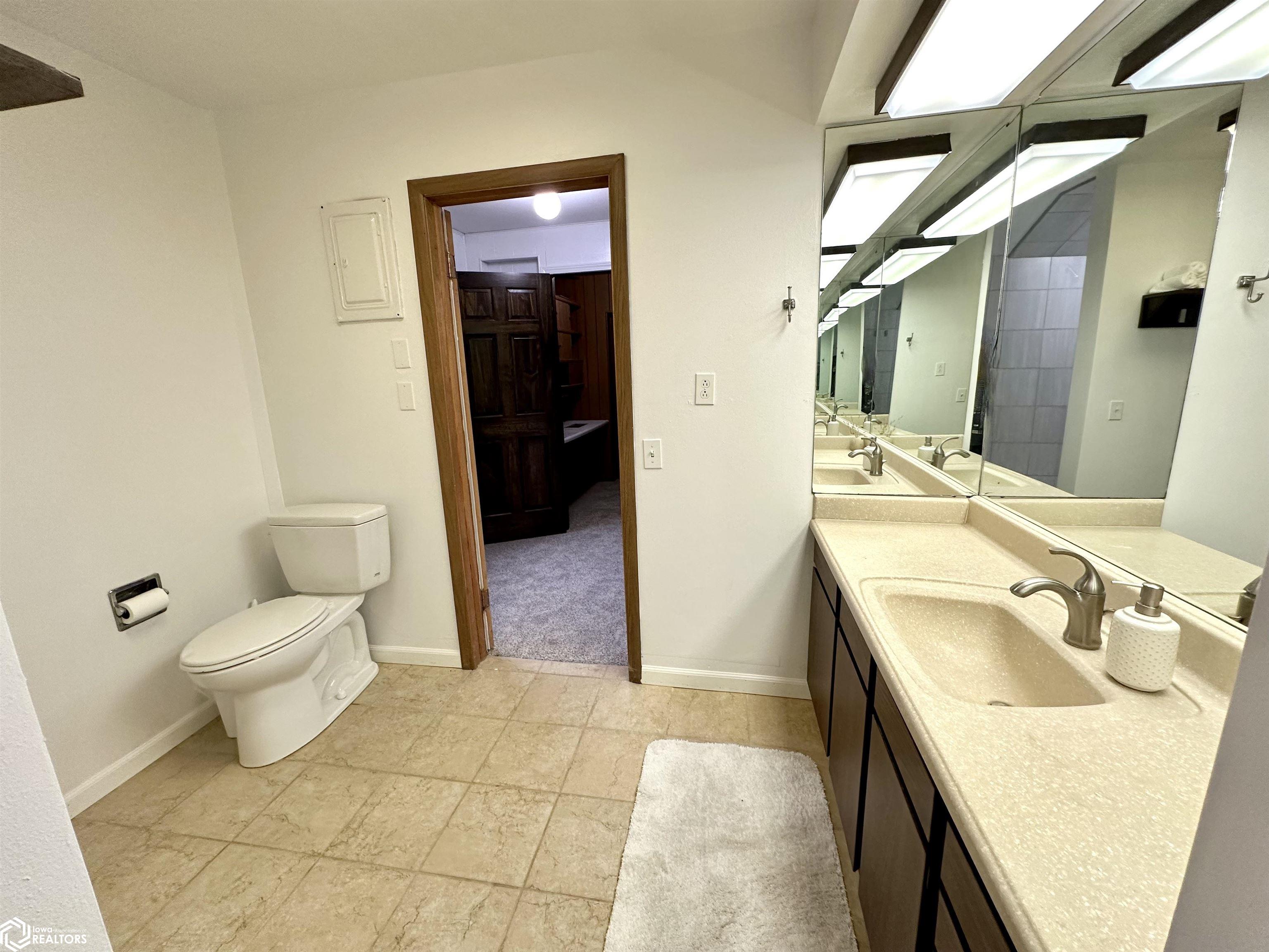 430 Highway 6, Grinnell, Iowa image 11