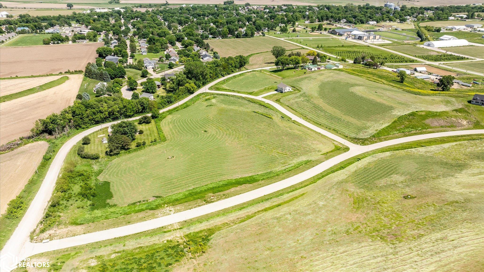 904 Harvest Hills Drive, Woodbine, Iowa image 4