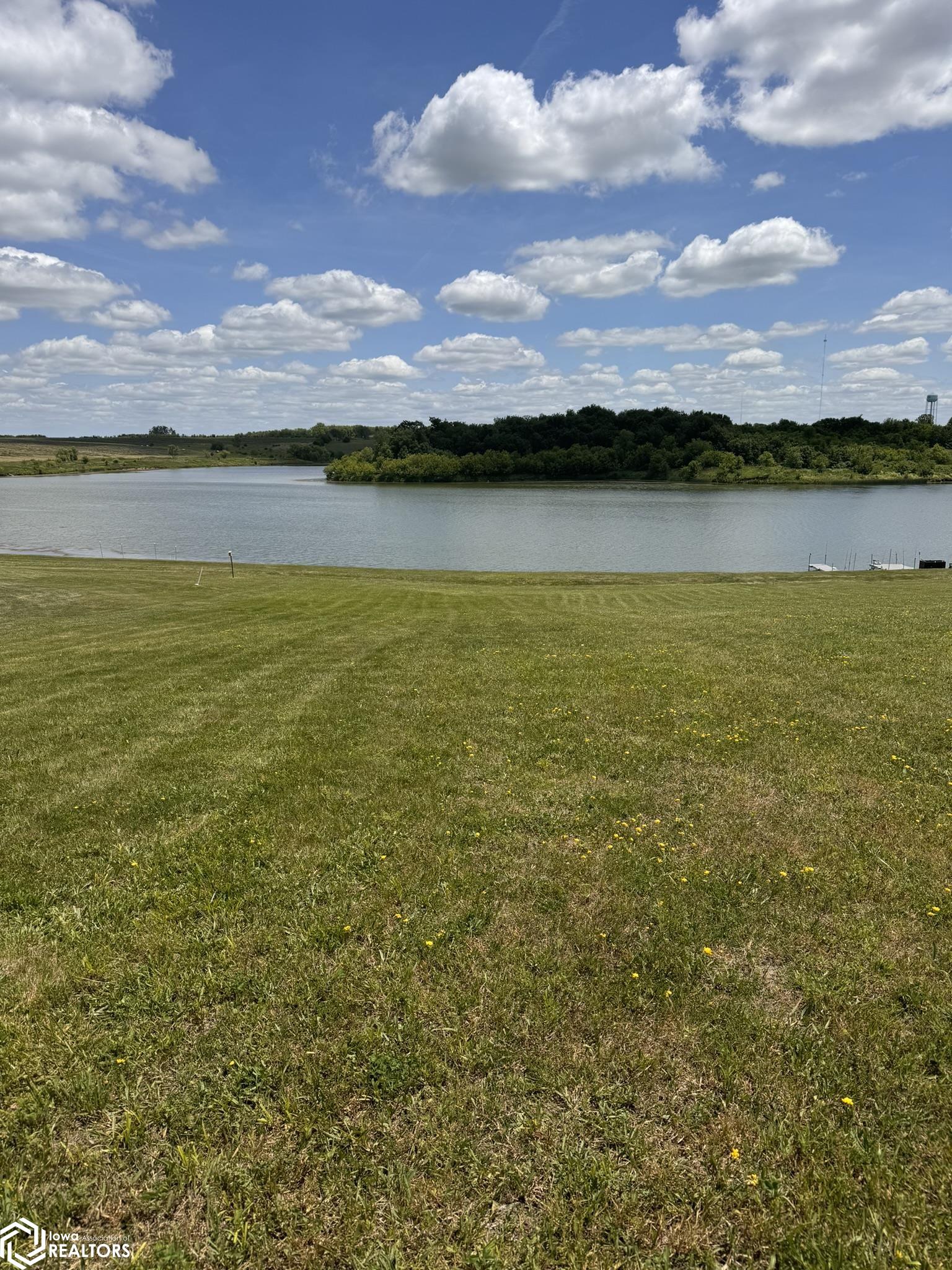 2168 W Vintners Drive, Osceola, Iowa image 2