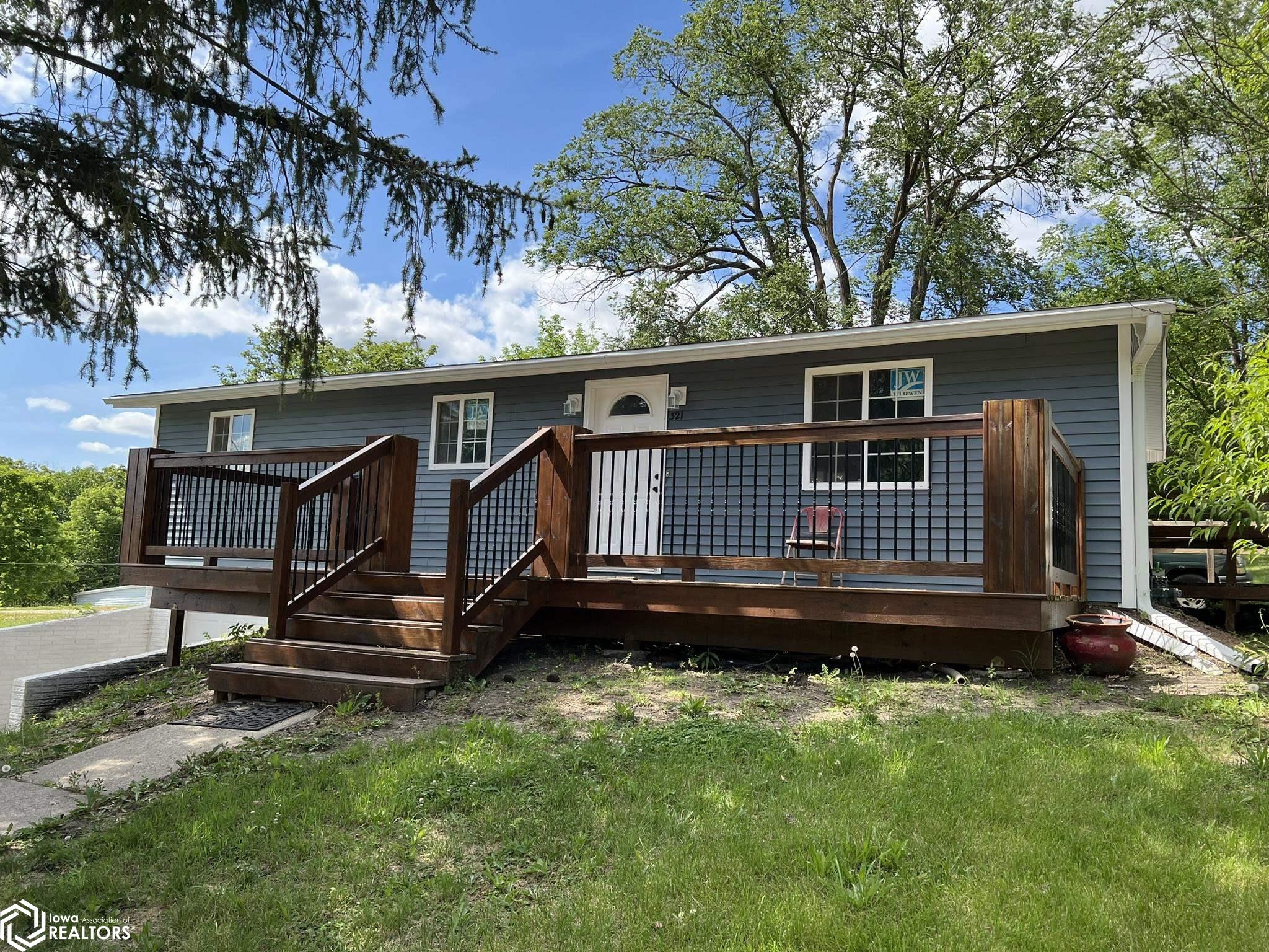321 W Clay Street, Osceola, Iowa image 1