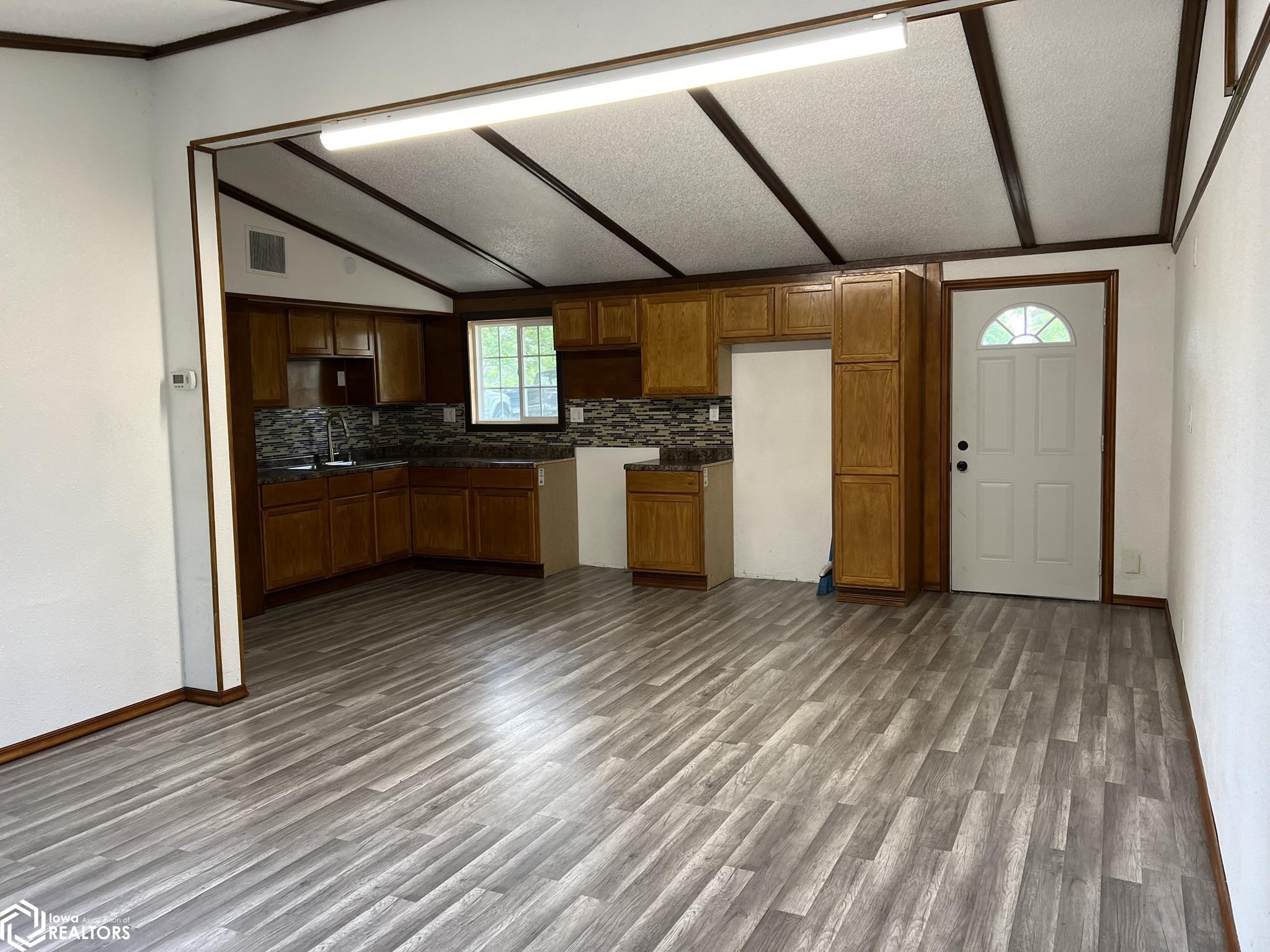 321 W Clay Street, Osceola, Iowa image 10
