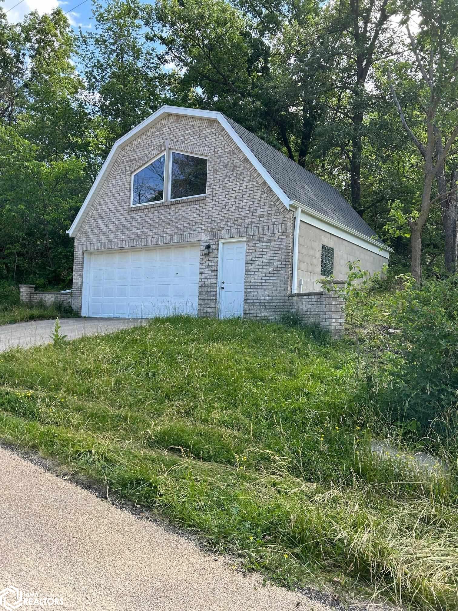 2280 S Lakeshore Drive, Brooklyn, Iowa image 2