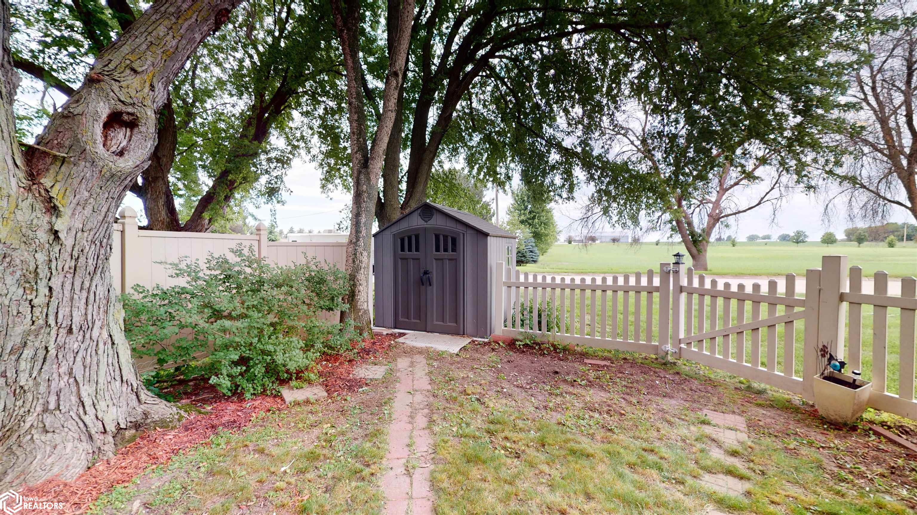 217 W Park Street, Holstein, Iowa image 11