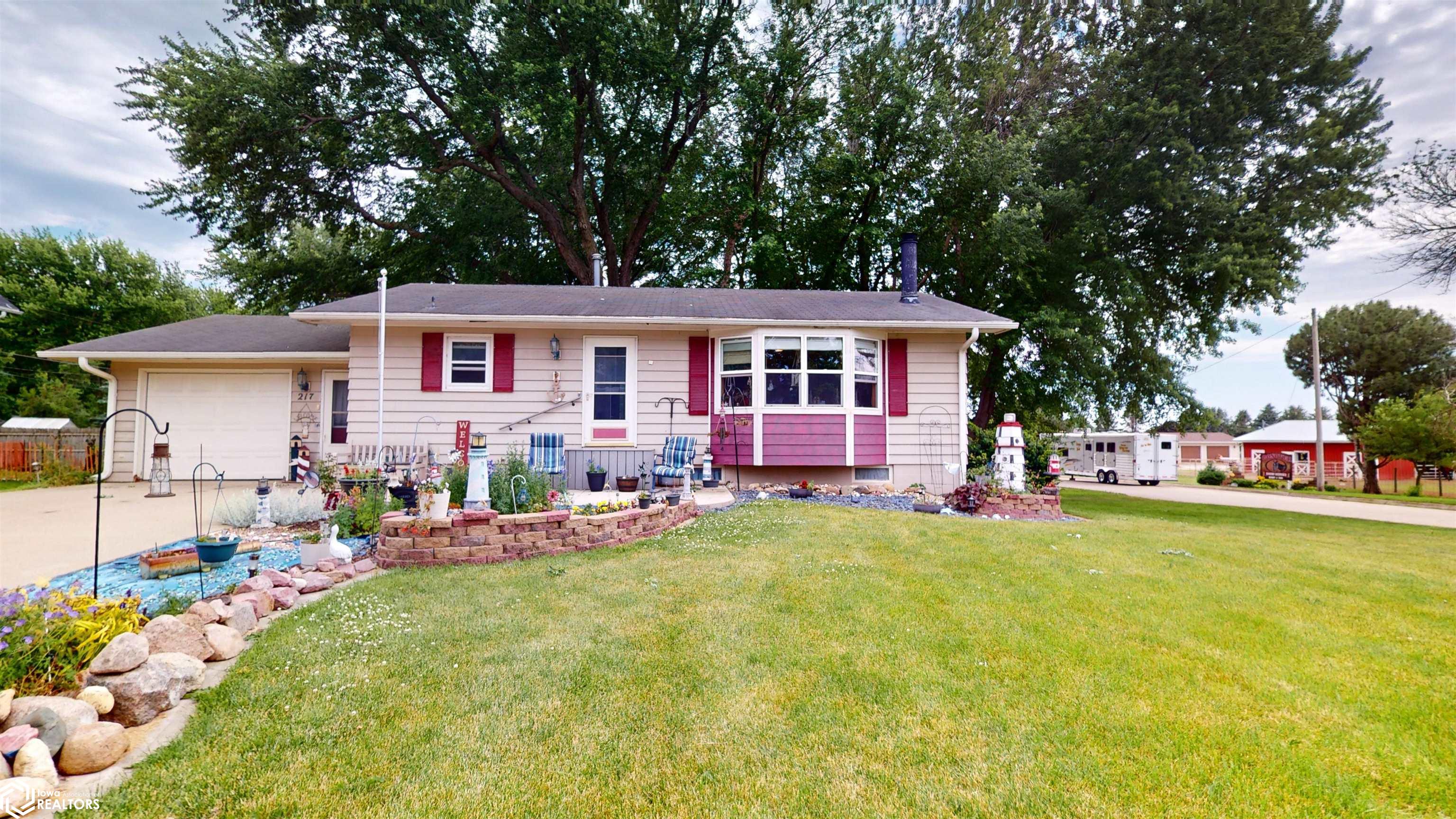 217 W Park Street, Holstein, Iowa image 4