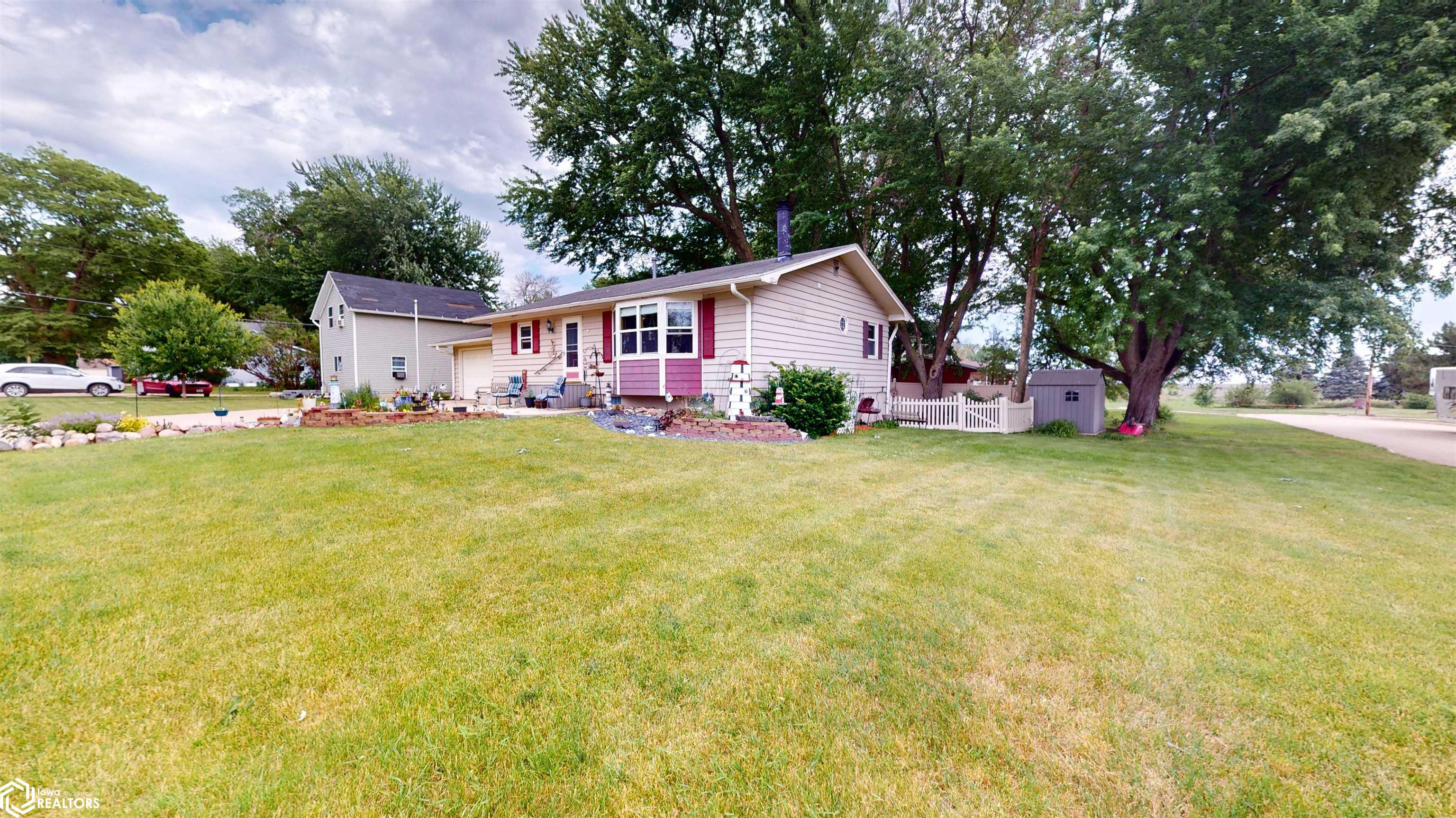217 W Park Street, Holstein, Iowa image 5