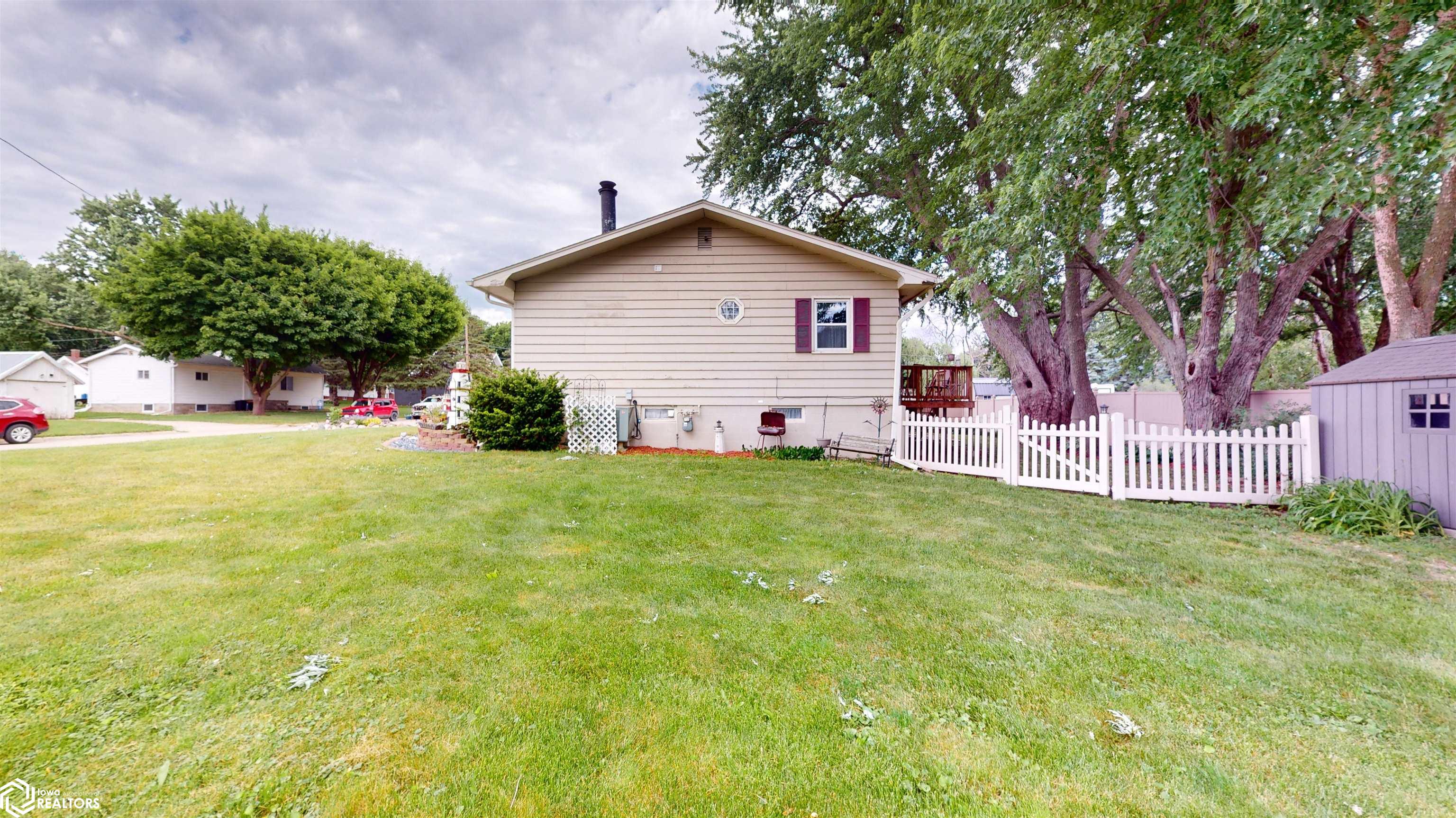 217 W Park Street, Holstein, Iowa image 6
