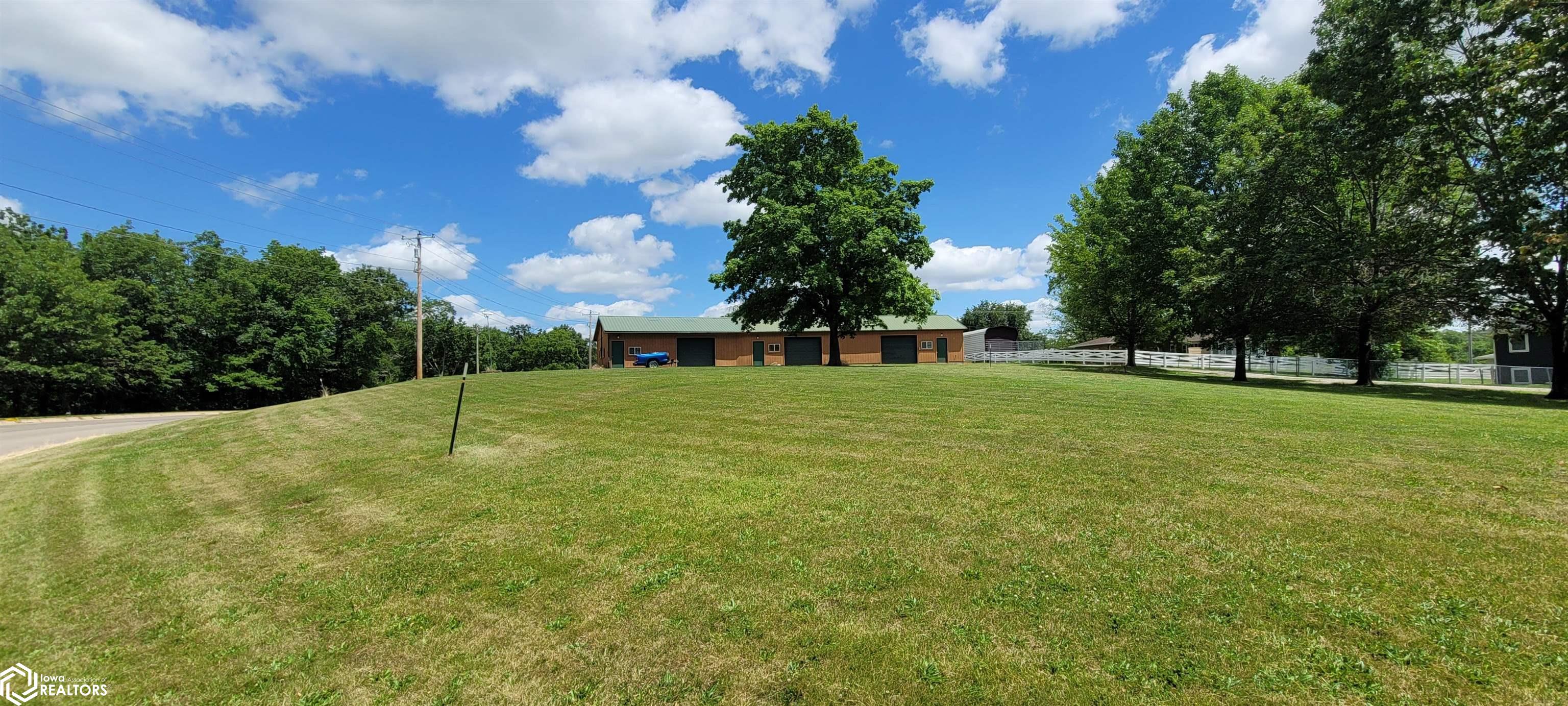 1112 W Maple, Centerville, Iowa image 10