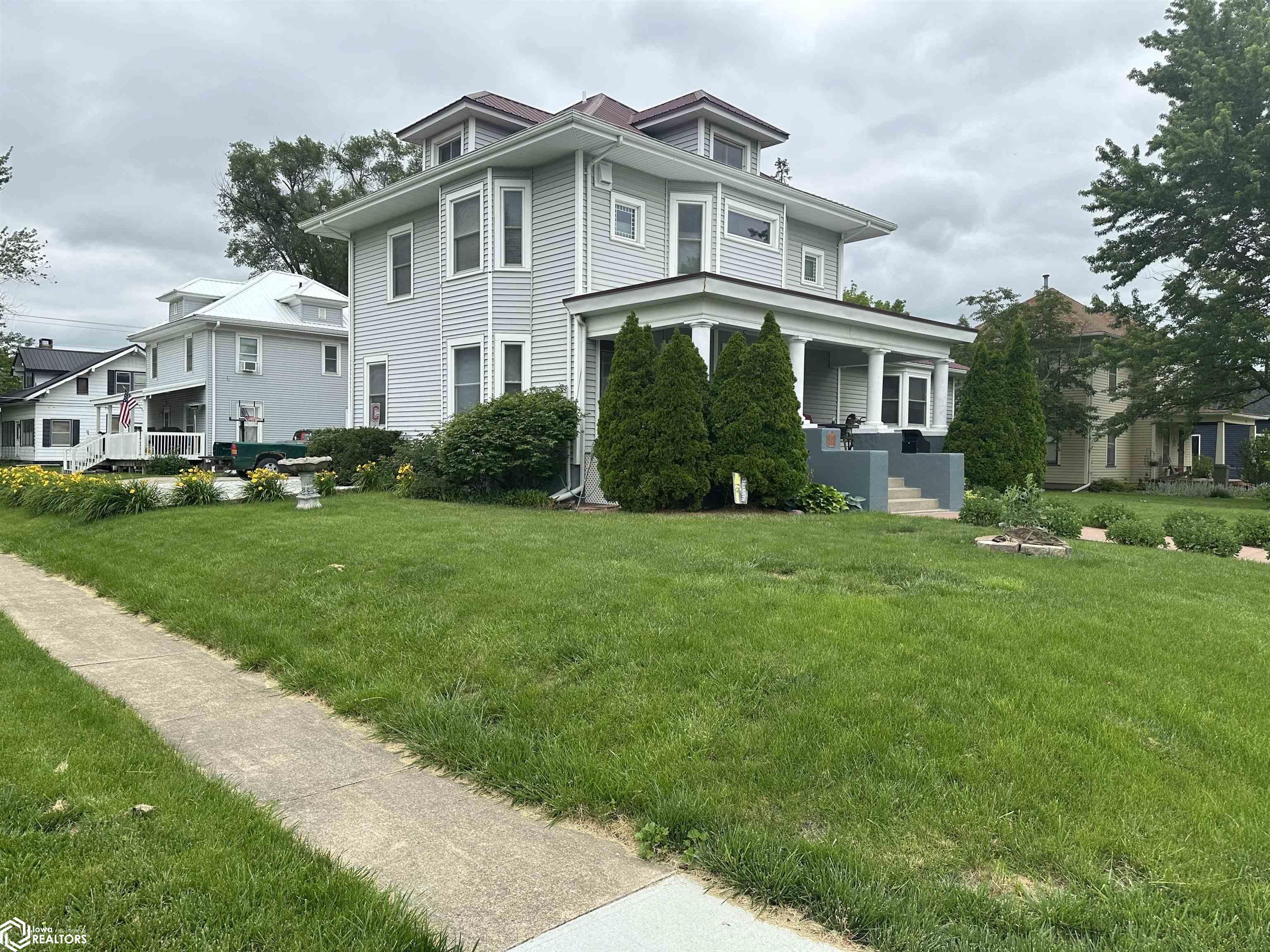 703 N 8th Street, Chariton, Iowa image 2