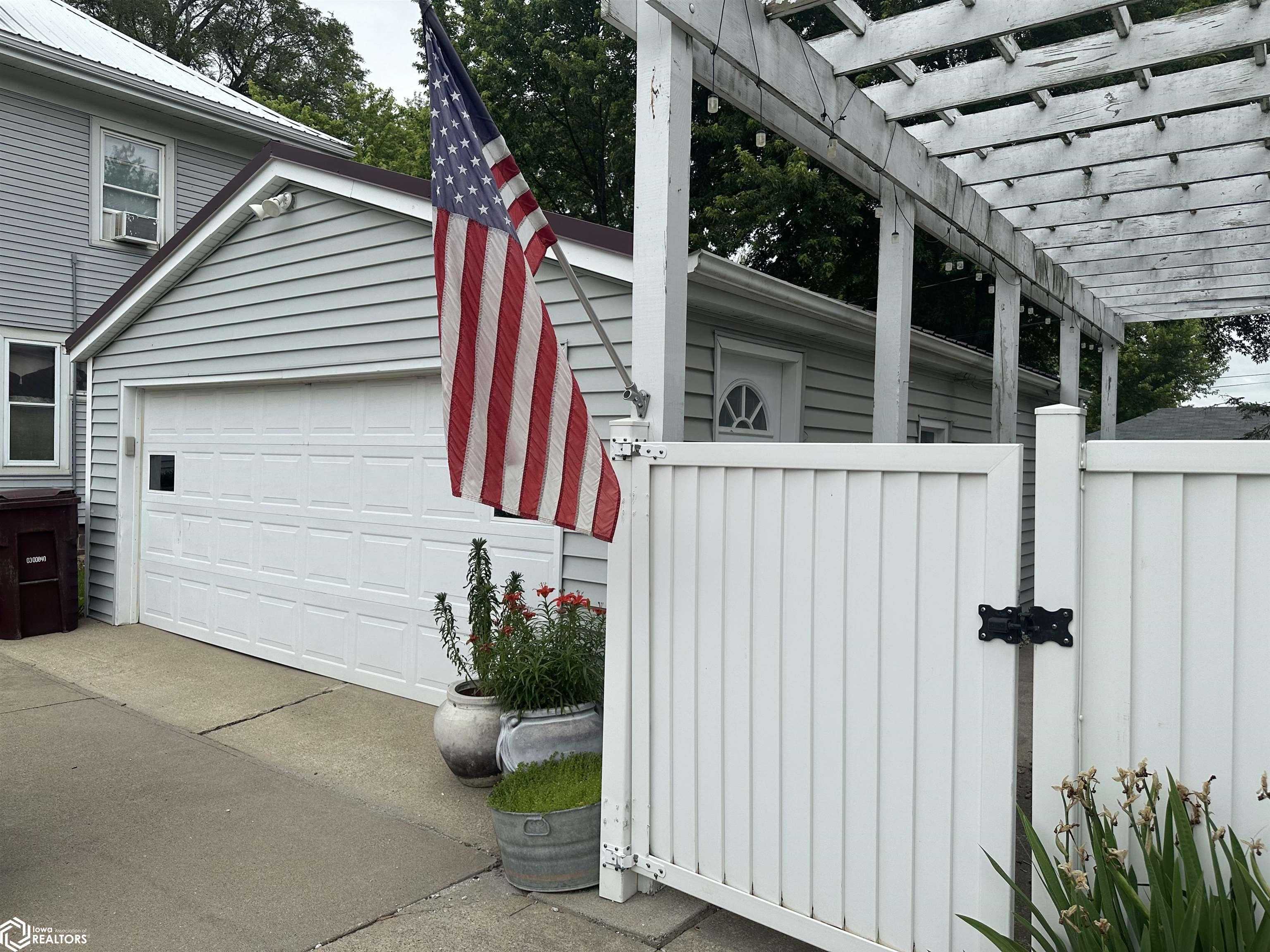 703 N 8th Street, Chariton, Iowa image 3